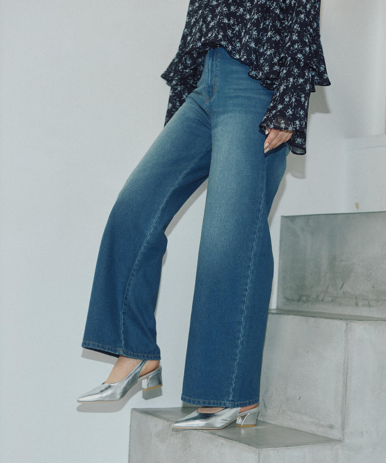 〈a/mie〉ワイドデニムパンツ