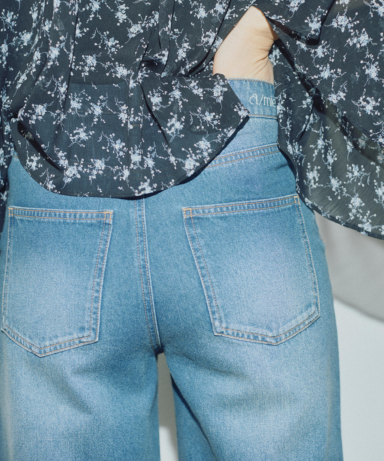 〈a/mie〉ワイドデニムパンツ