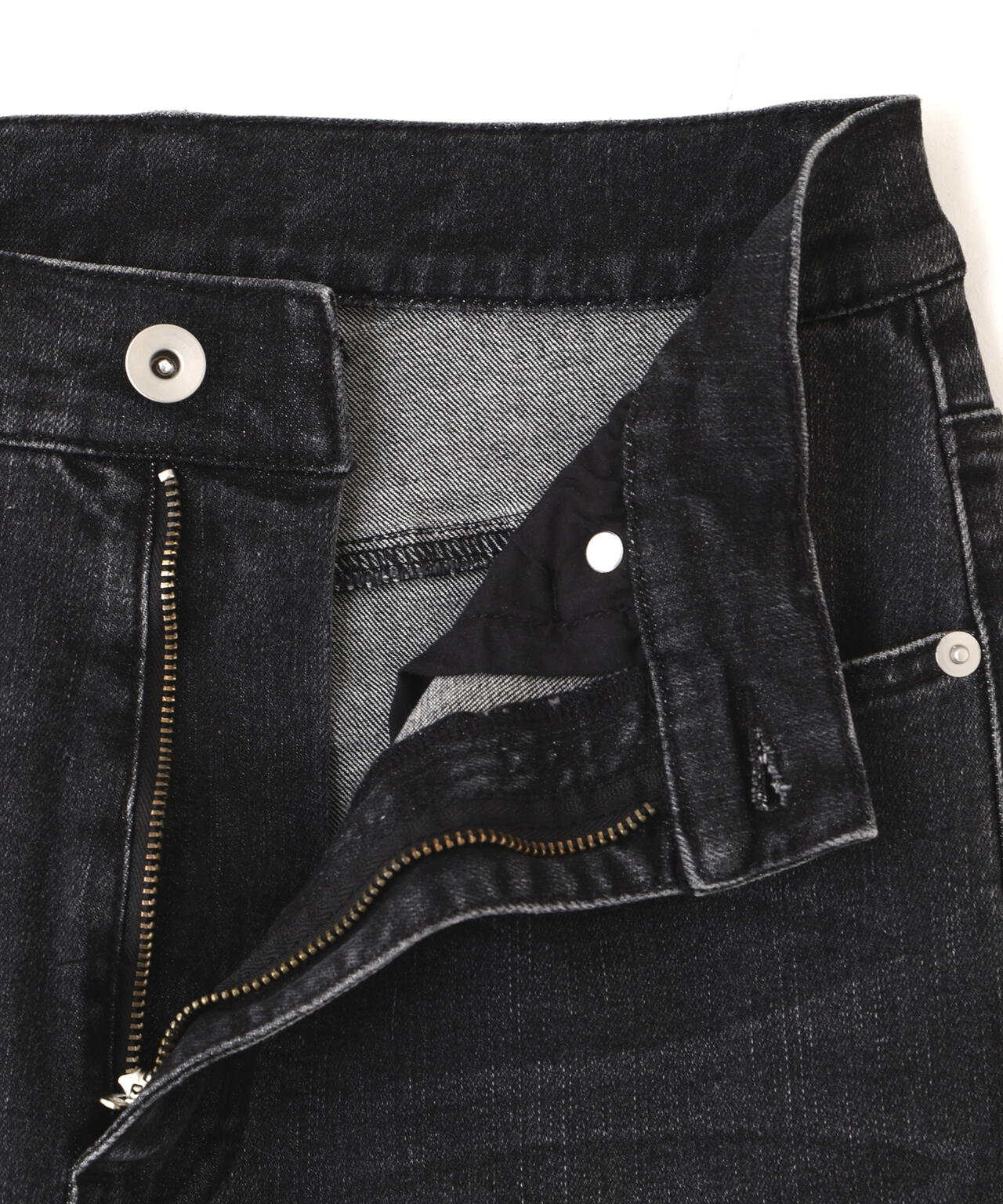 〈a/mie〉フレアデニムパンツ