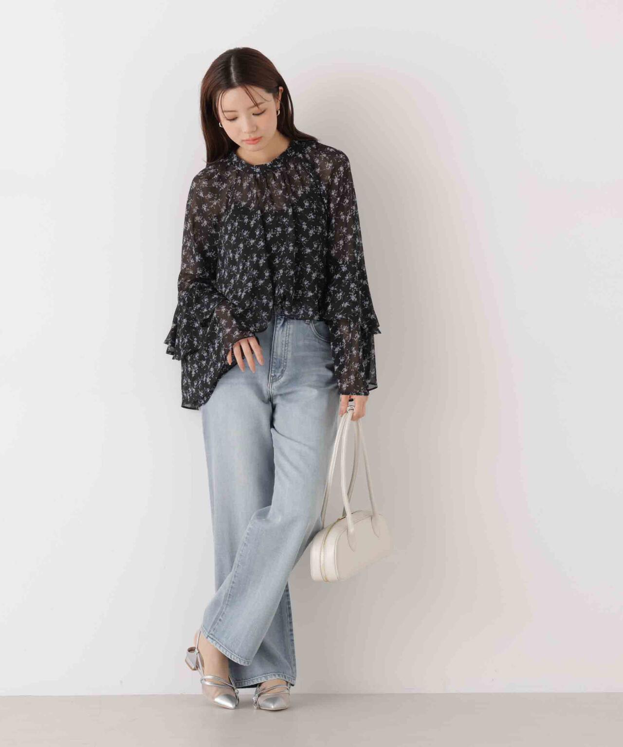 〈a/mie〉ソフトストレートデニム