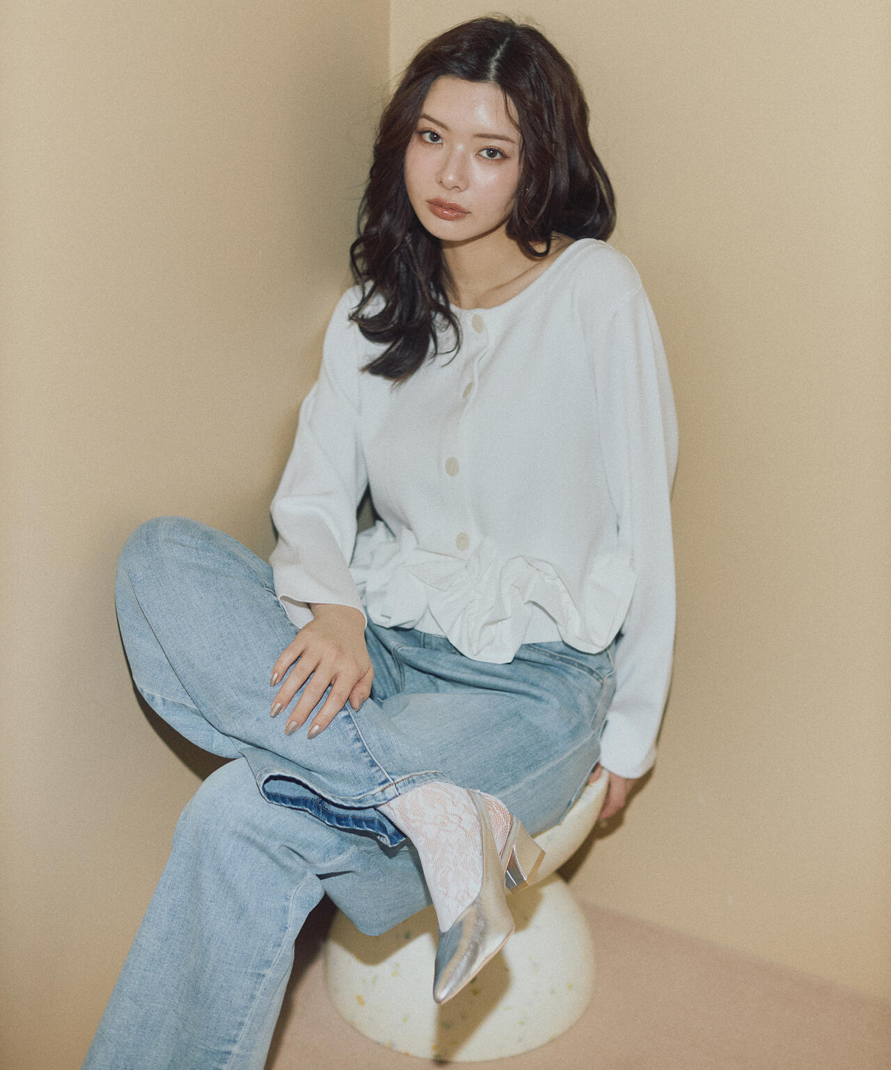 〈a/mie〉カーブデニムパンツ