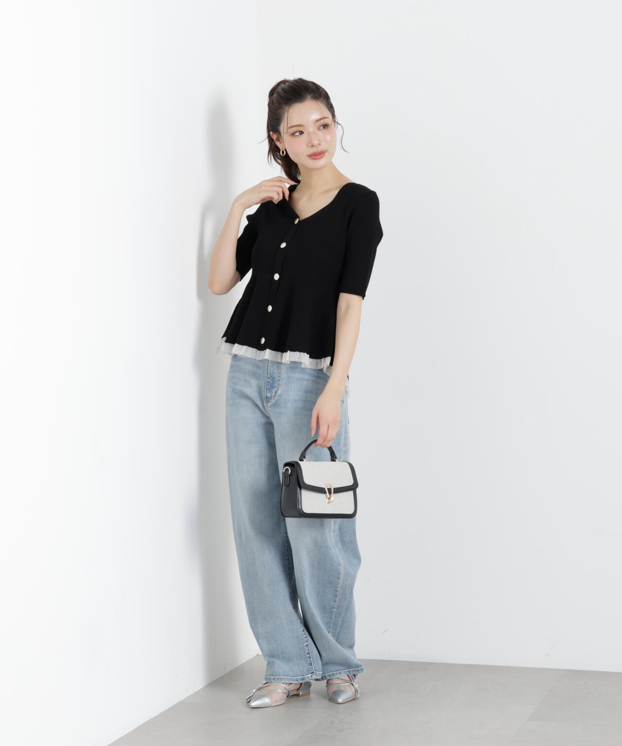 〈a/mie〉カーブデニムパンツ