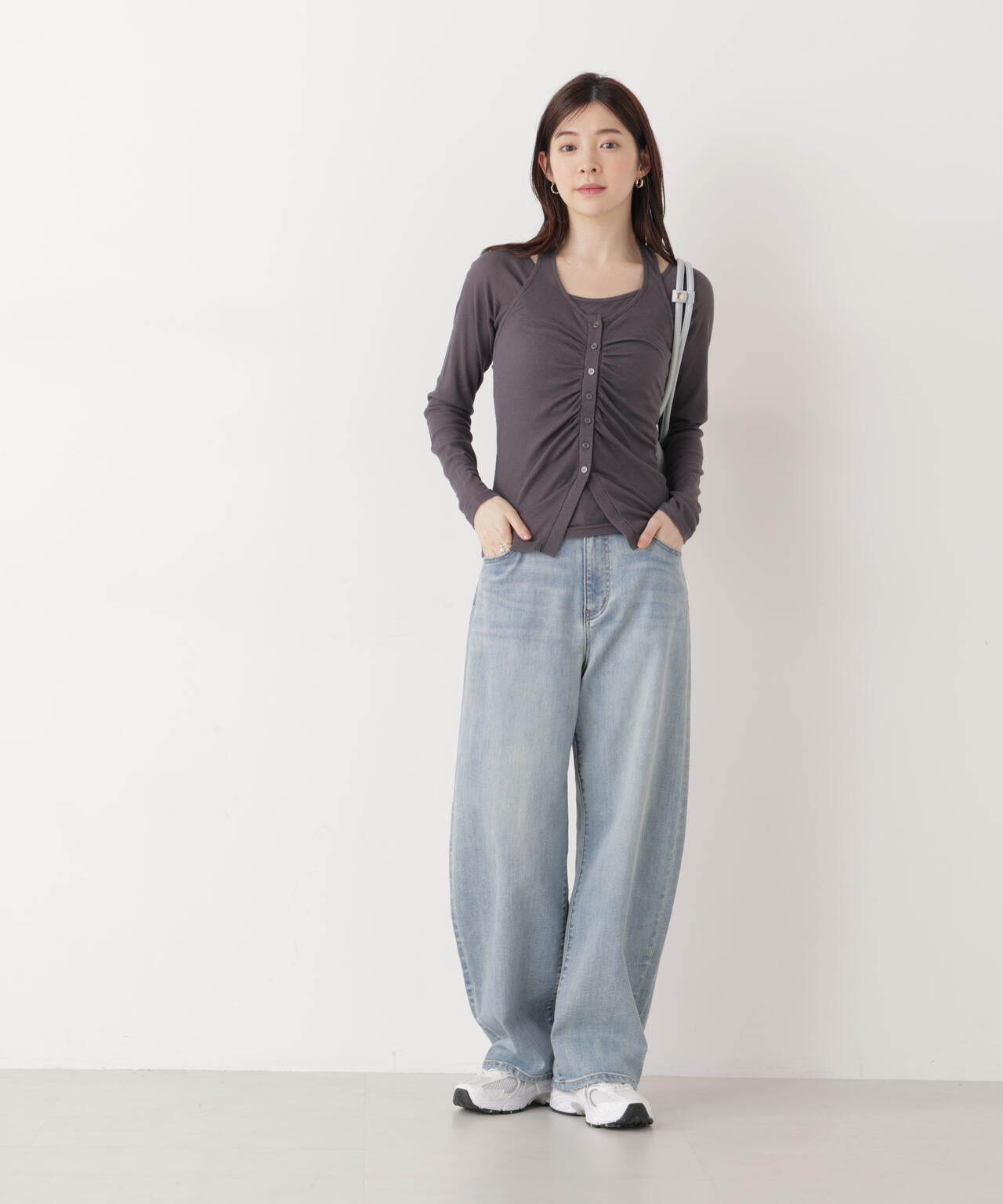6/5～6/7 オンライン限定2buy10%OFF対象】〈a/mie〉カーブデニムパンツ