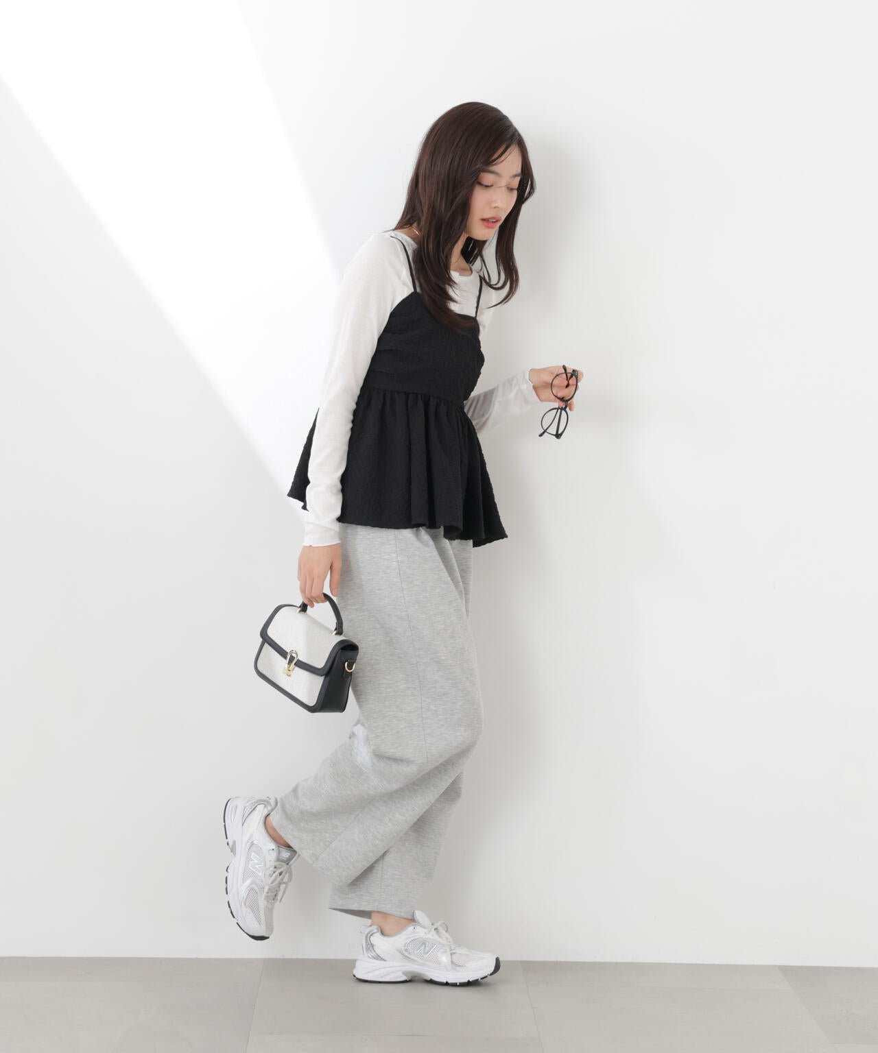 〈a/mie〉カットイージータックパンツ