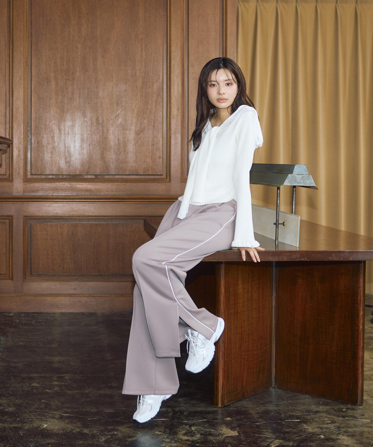 新品未使用　2way sublations 24AW ベルベットトラックパンツ 新津のんさんコラボ＞〈a/mie〉トラックパンツ | PROPORTION BODY