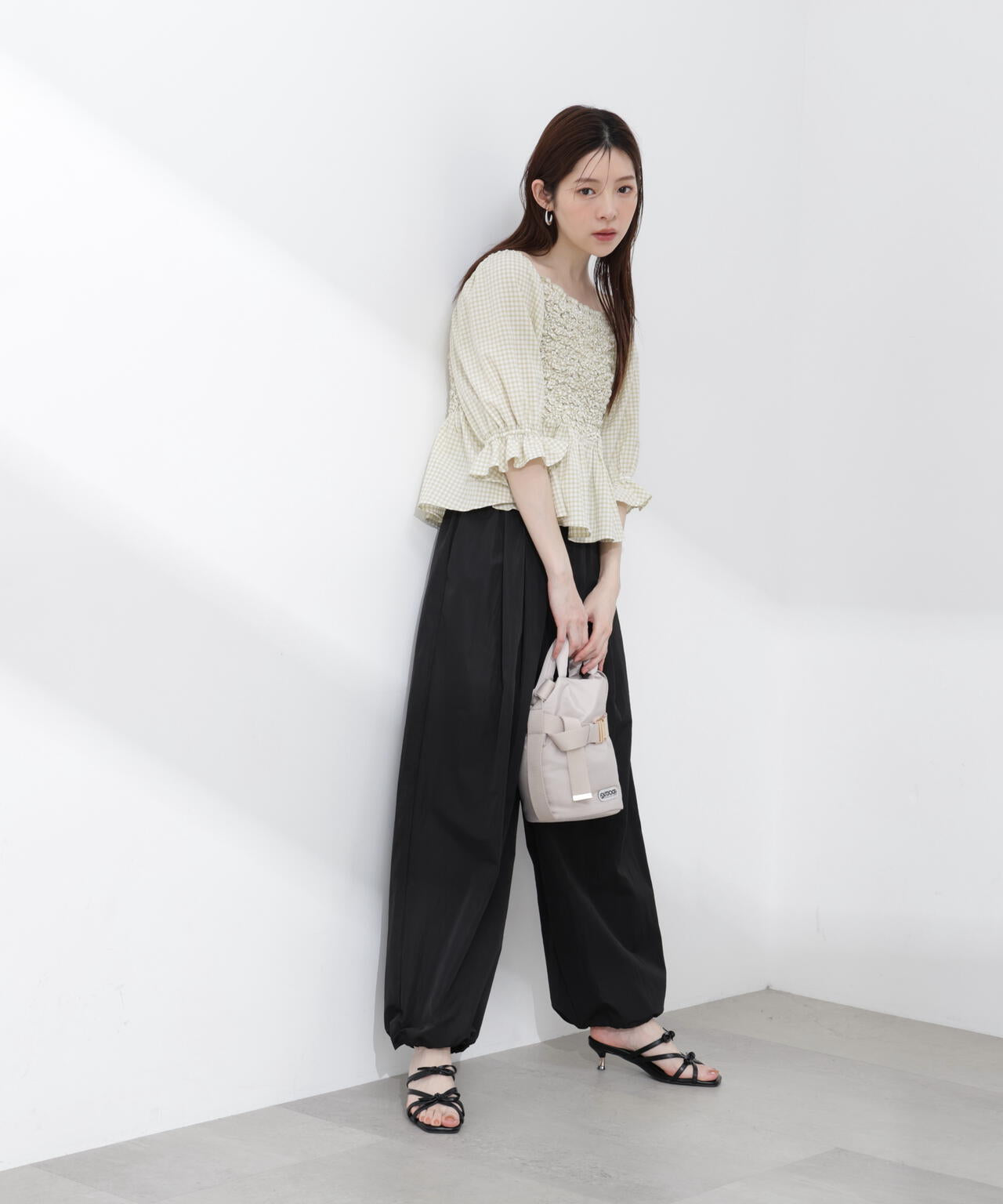 a/mie〉ナイロンタックパンツ | PROPORTION BODY DRESSING