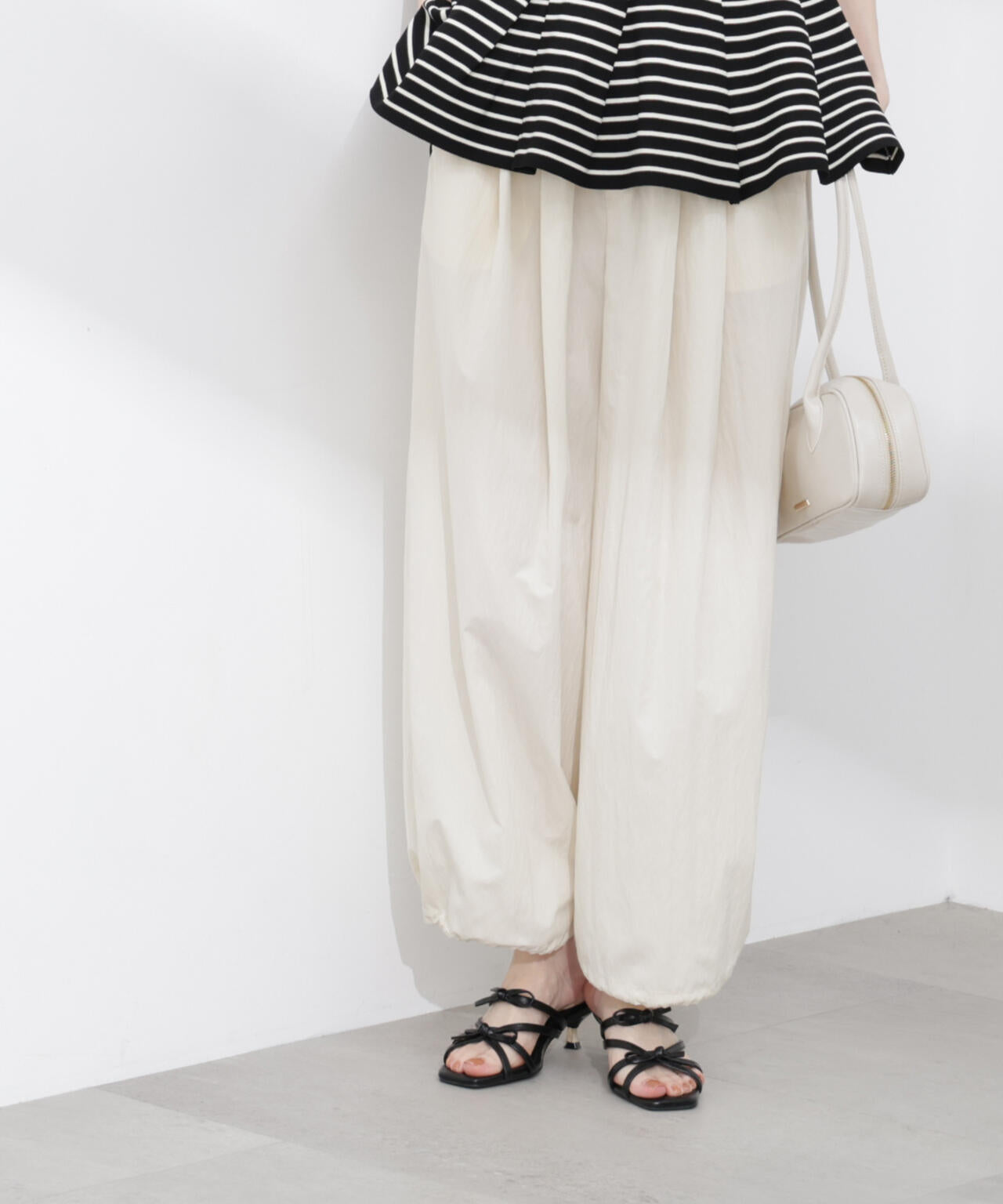 a/mie〉ナイロンタックパンツ | PROPORTION BODY DRESSING