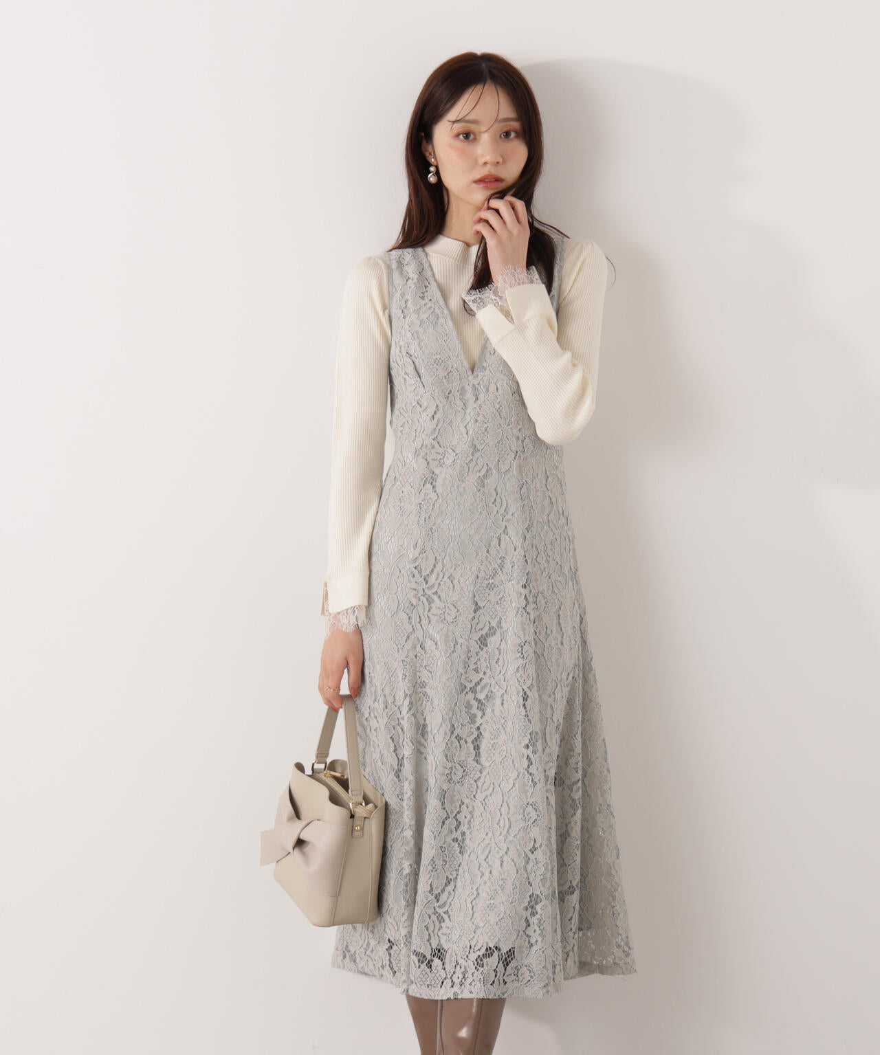 美香着用★完売色★新品タグ付き★ジャスグリッティー　レースVネックジャンスカ Vネックレースジャンスカ | PROPORTION BODY DRESSING（プロポーション