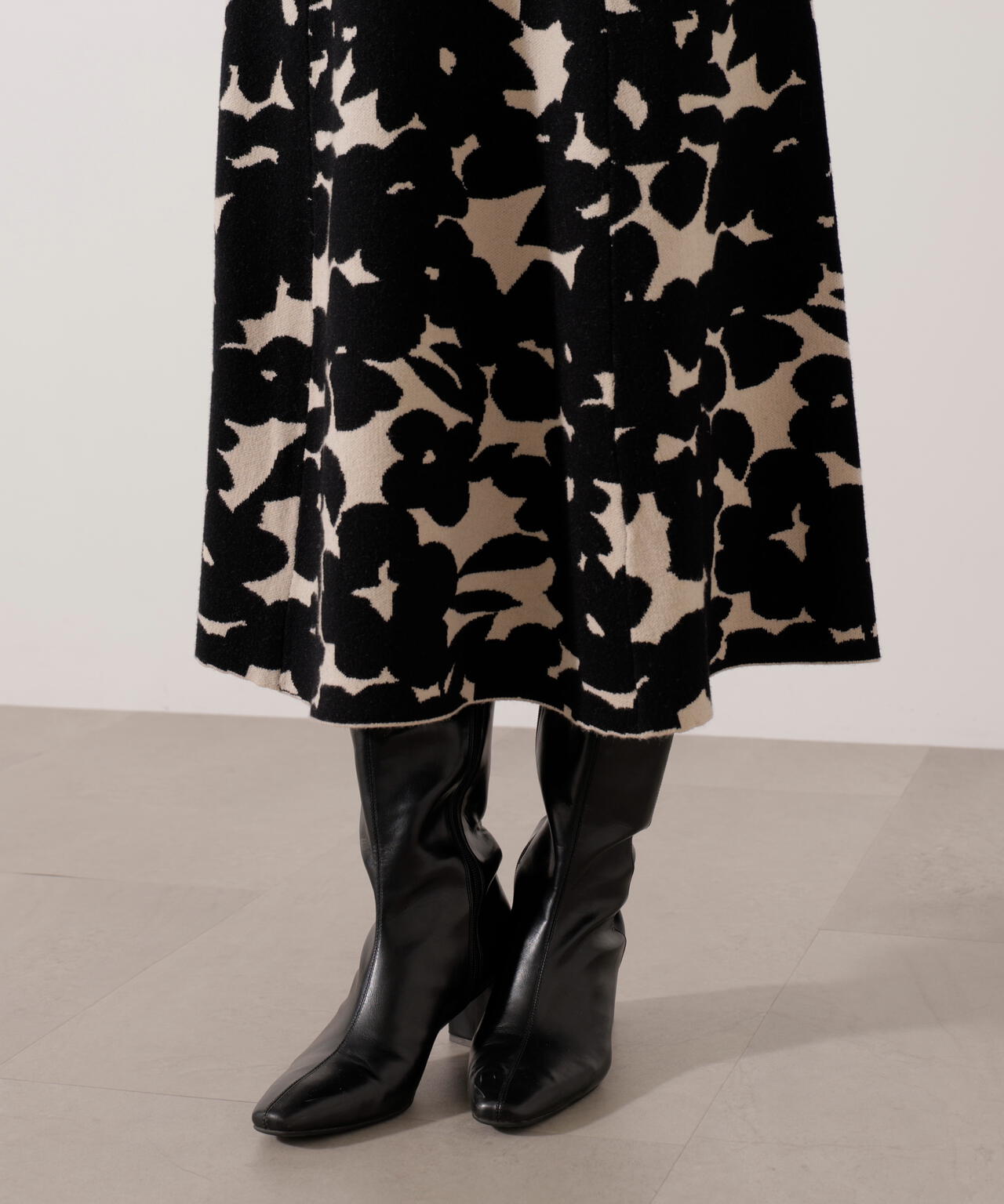 加藤栞さん着用】ジャガードフラワーニットワンピース | PROPORTION