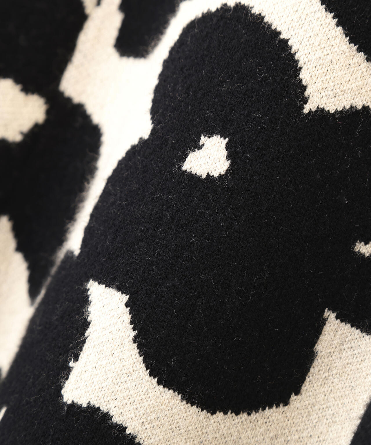 【加藤栞さん着用】ジャガードフラワーニットワンピース