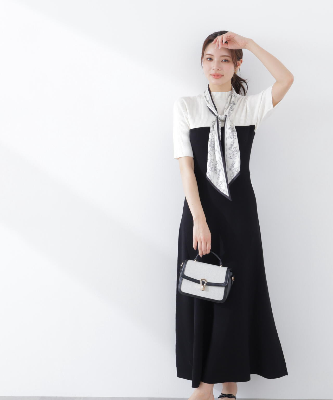 スカーフ付きニットワンピース