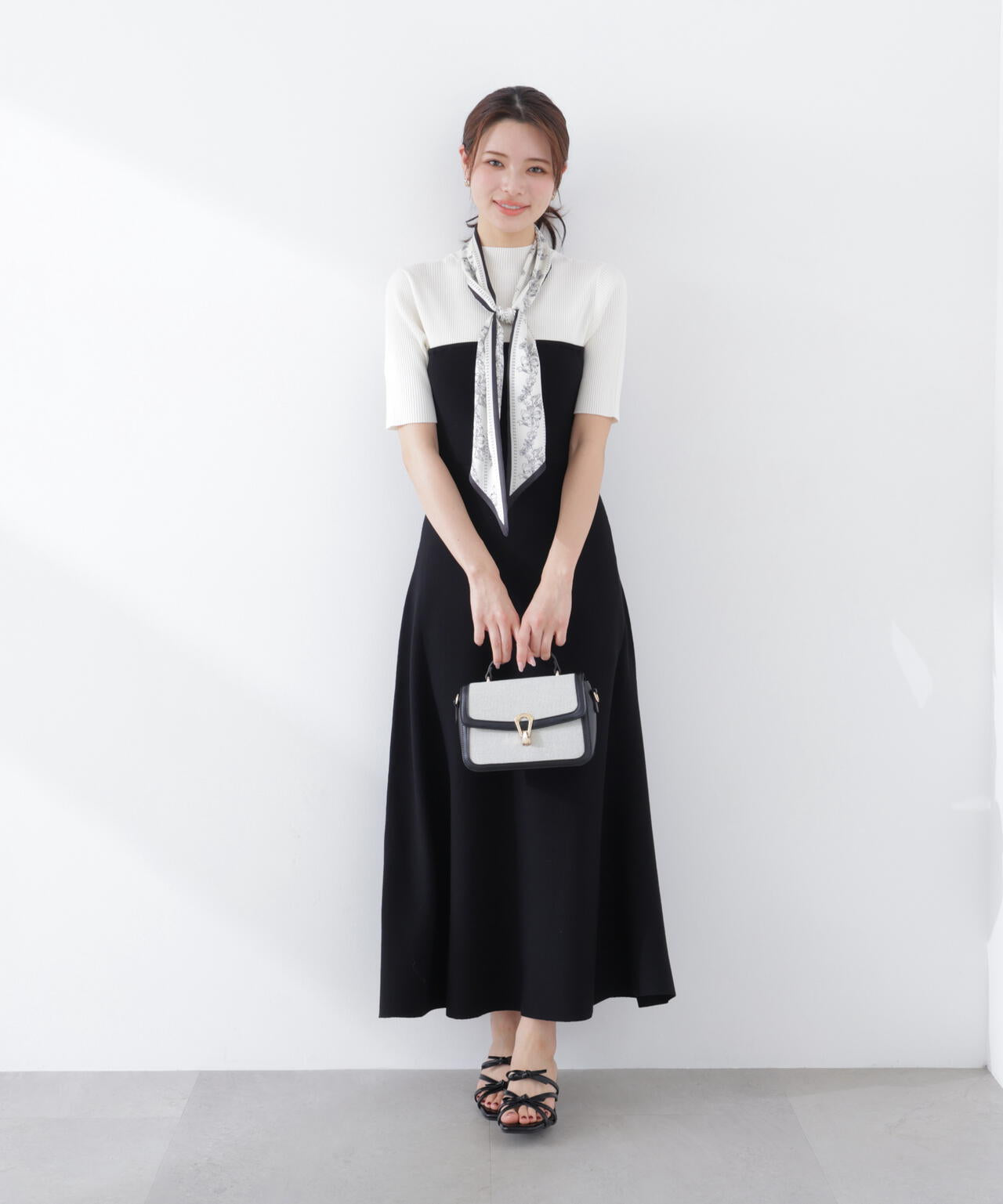 スカーフ付きニットワンピース