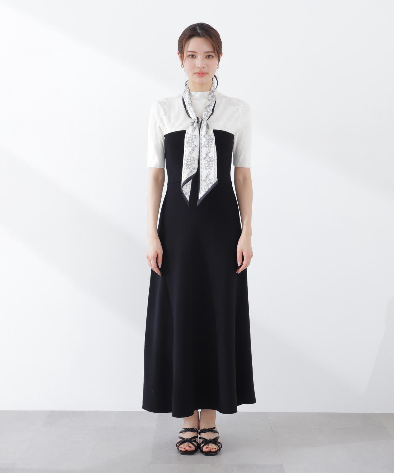 スカーフ付きニットワンピース