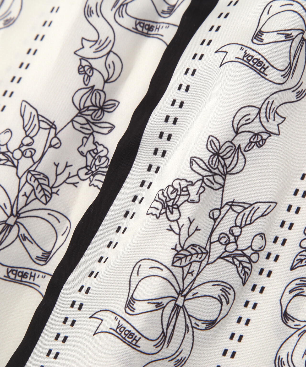 スカーフ付きニットワンピース