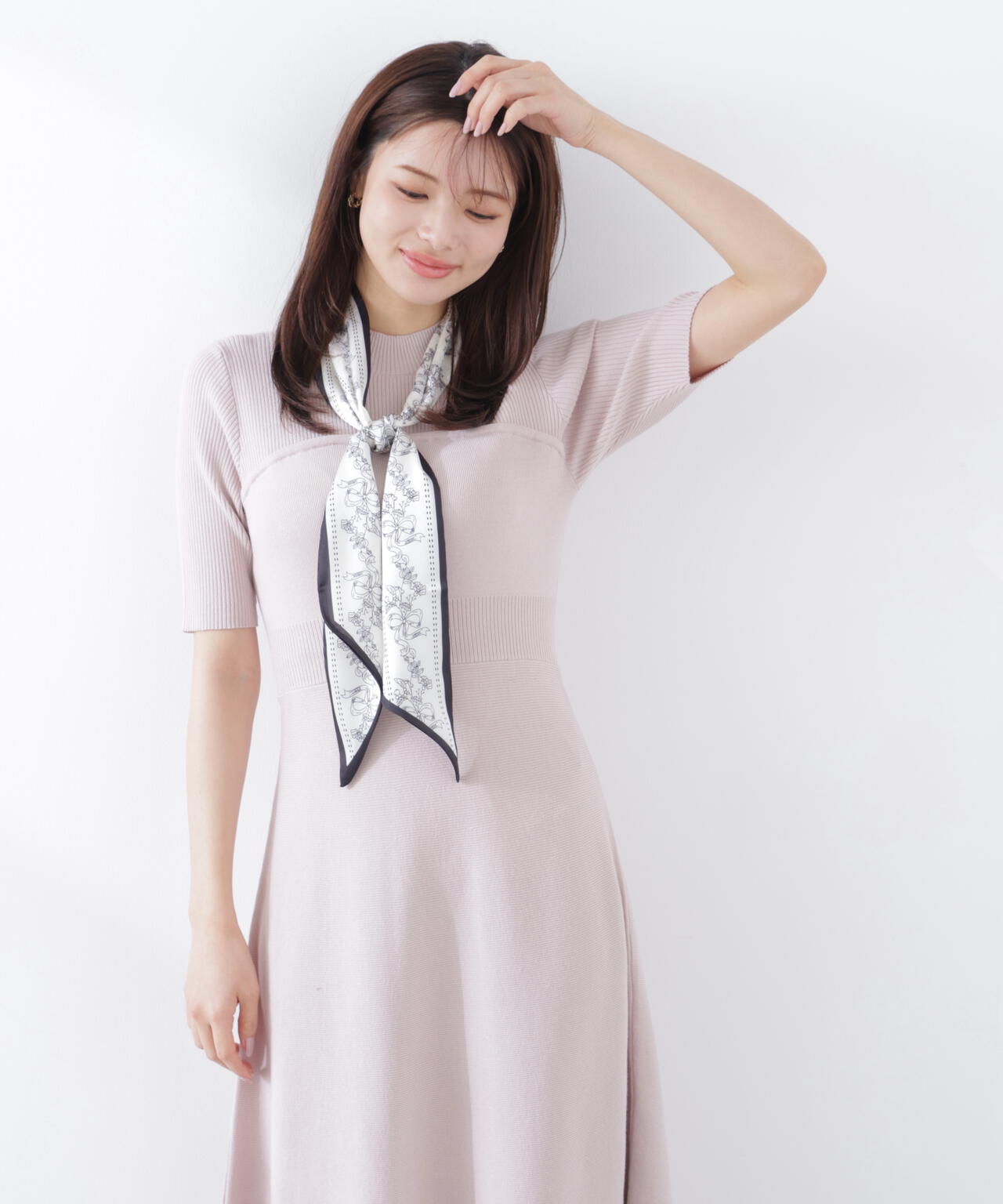 スカーフ付きニットワンピース