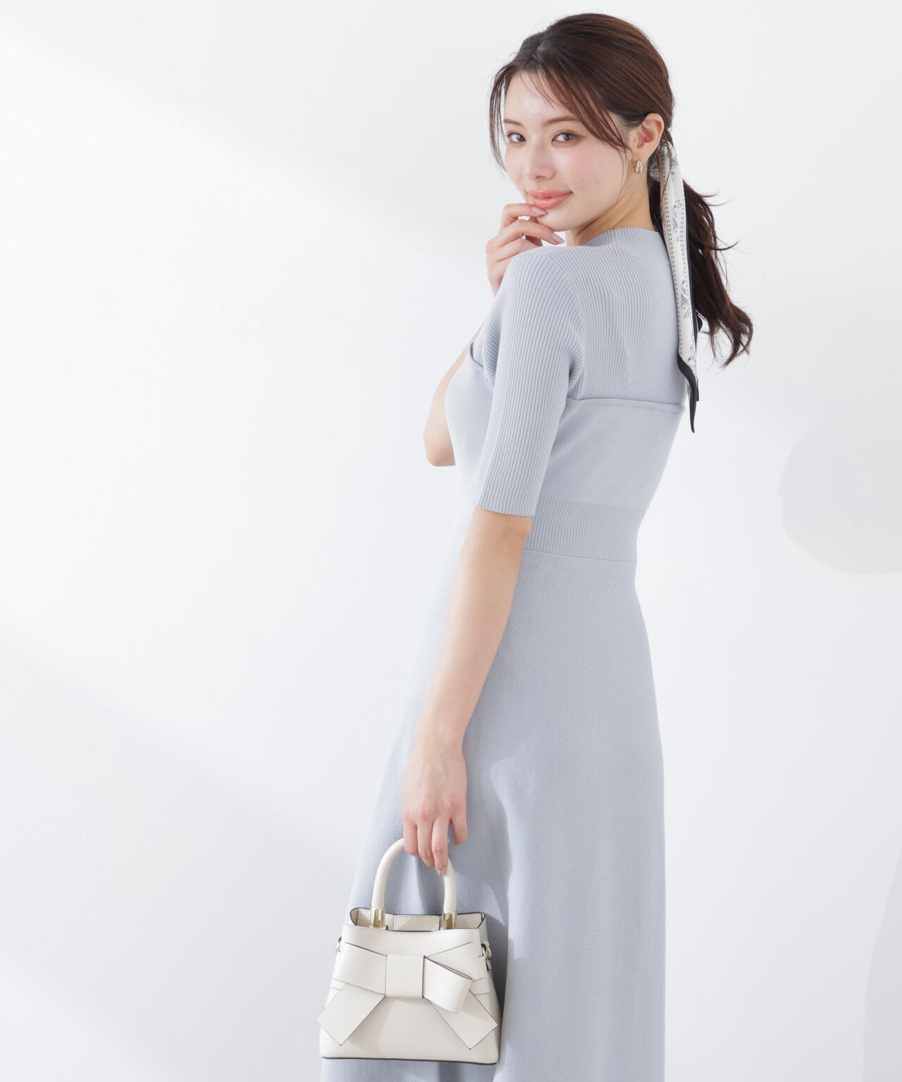 スカーフ付きニットワンピース