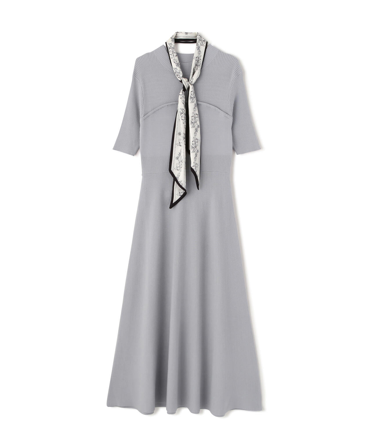 スカーフ付きニットワンピース