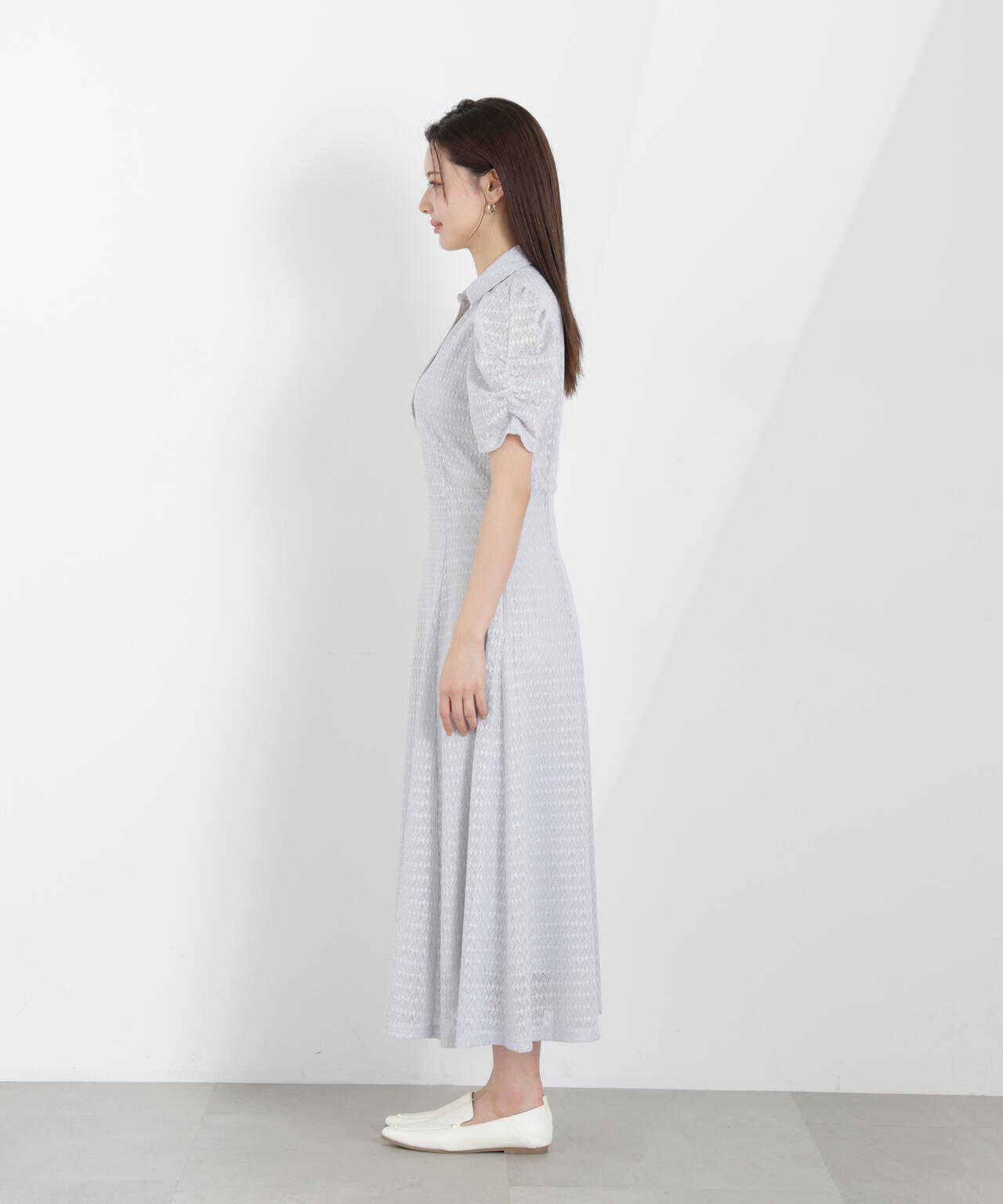 ストレッチレース襟付きワンピース