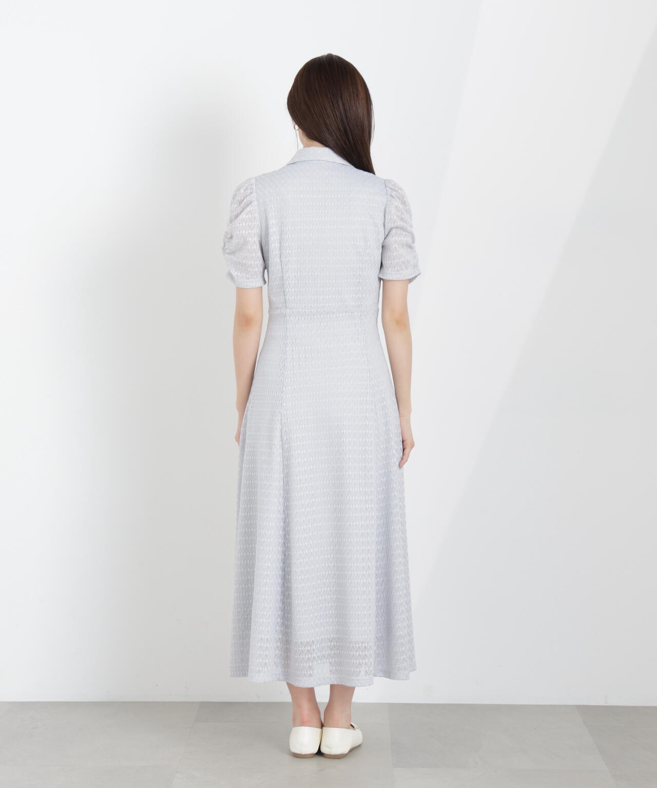 ストレッチレース襟付きワンピース