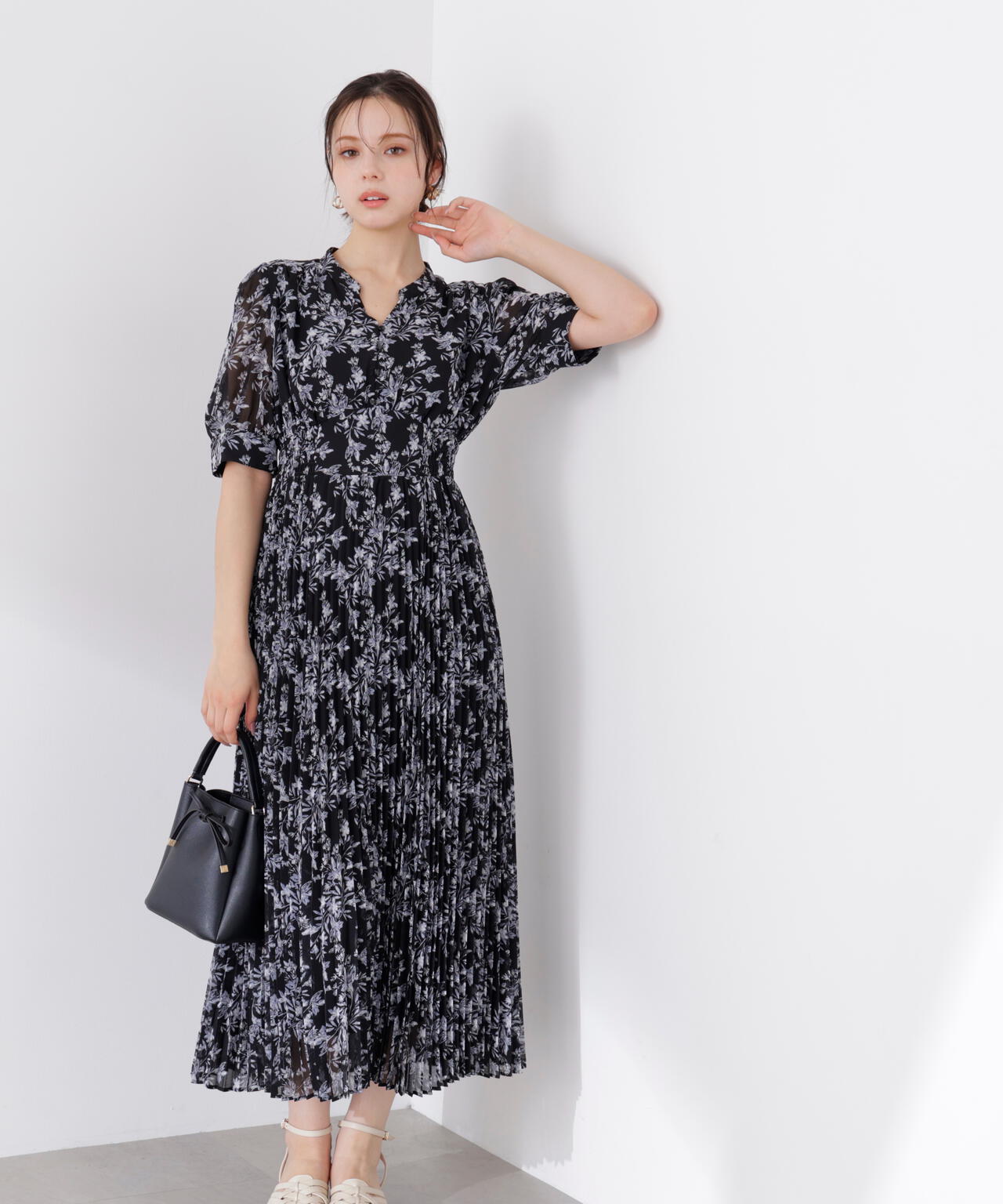 花柄プリーツワンピース【WEB・一部店舗限定】