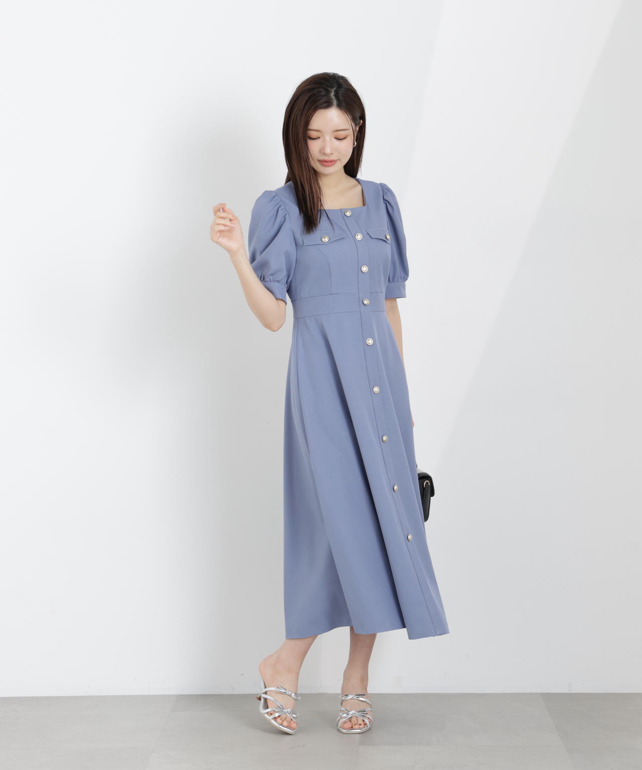 【6/5～6/7 オンライン限定2buy10%OFF対象】フロント釦ワンピース