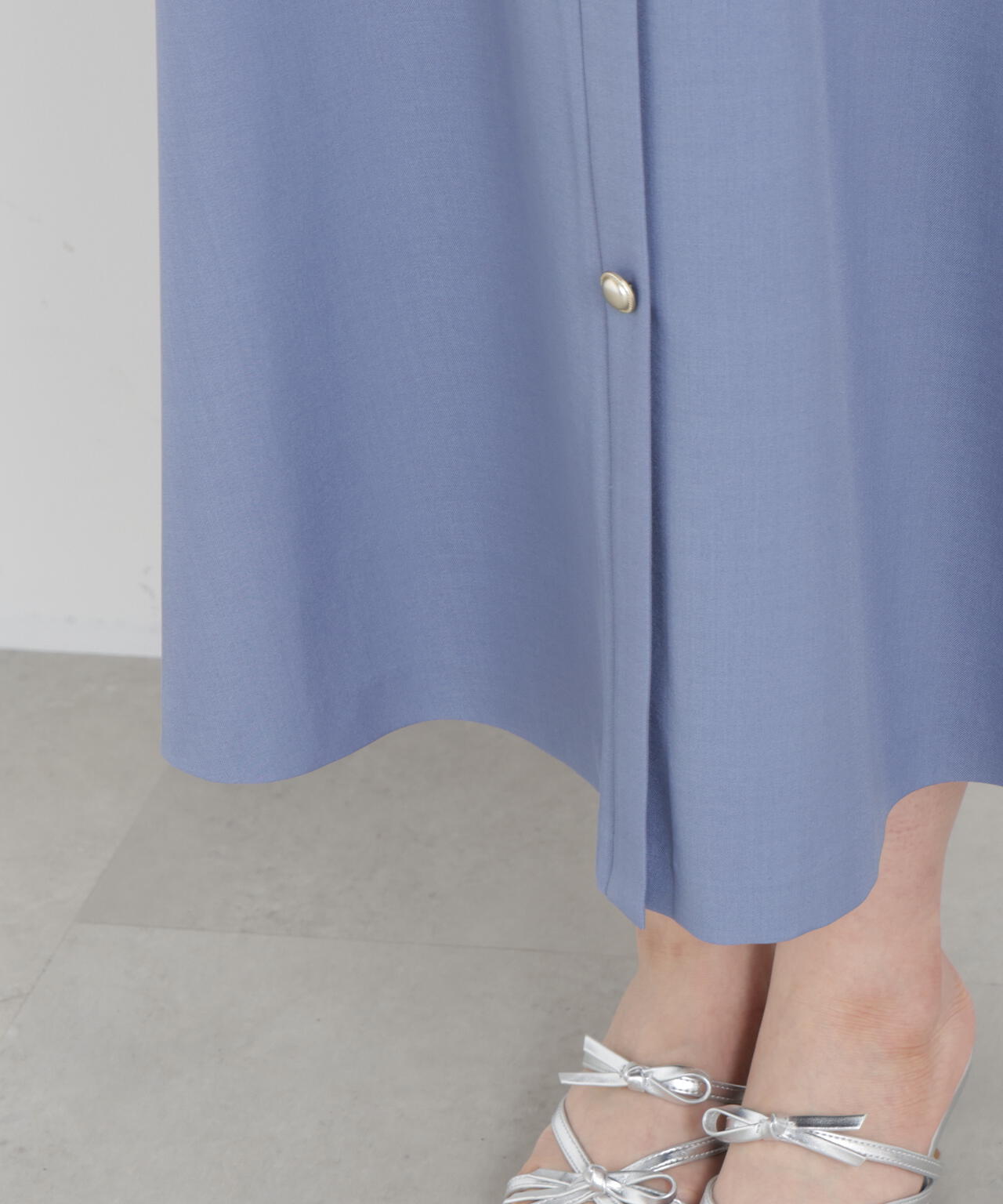 【6/5～6/7 オンライン限定2buy10%OFF対象】フロント釦ワンピース