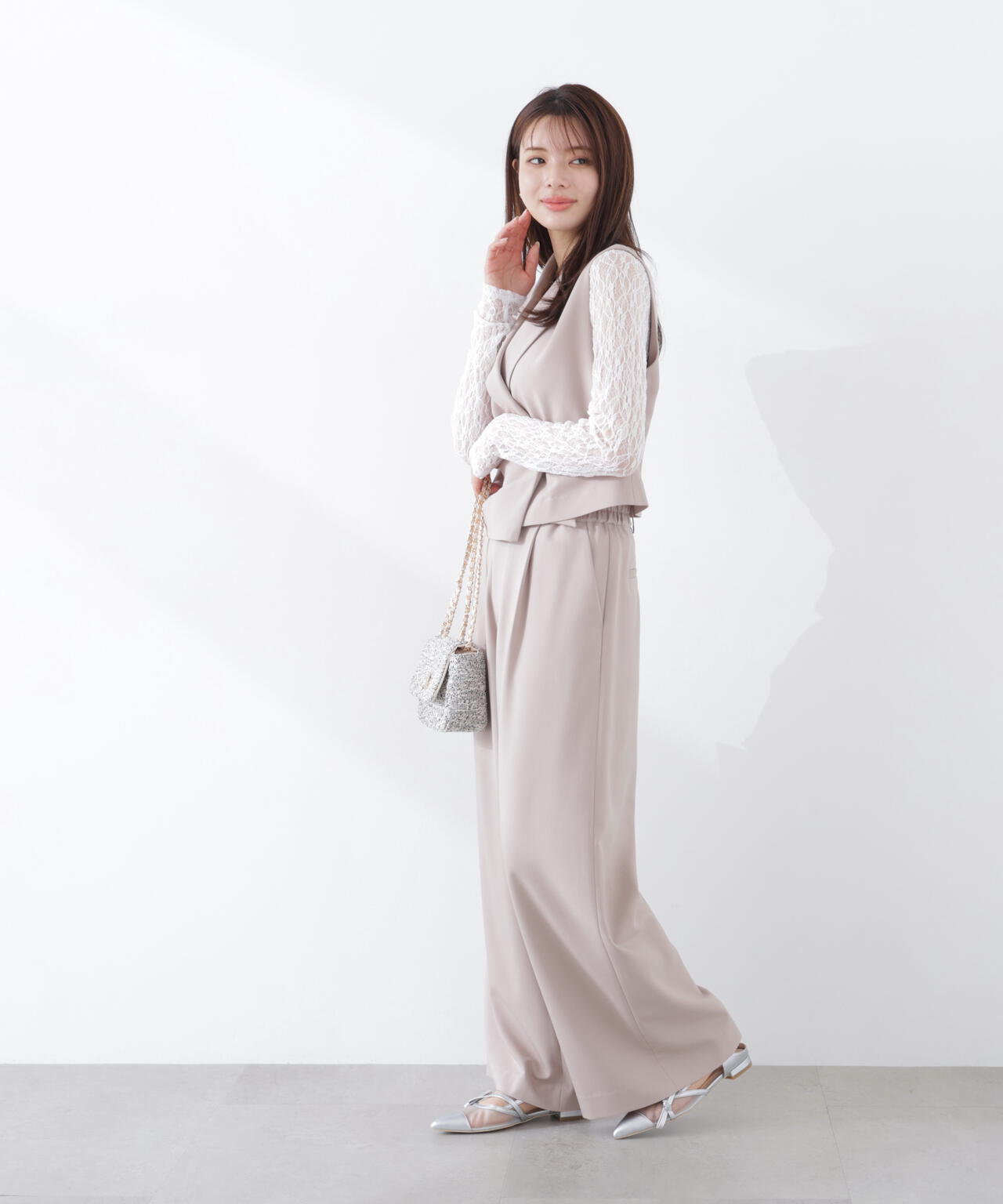 タックアシメジレ