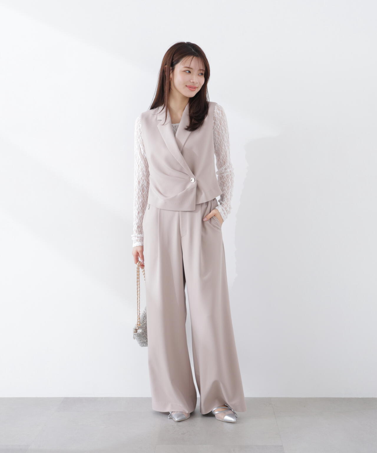 タックアシメジレ