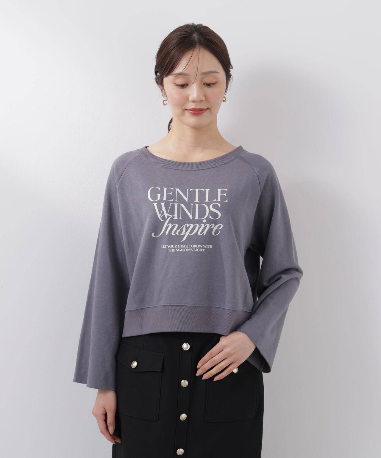 ＜ウォッシャブル＞〈a/mie〉ラグランロゴトップス