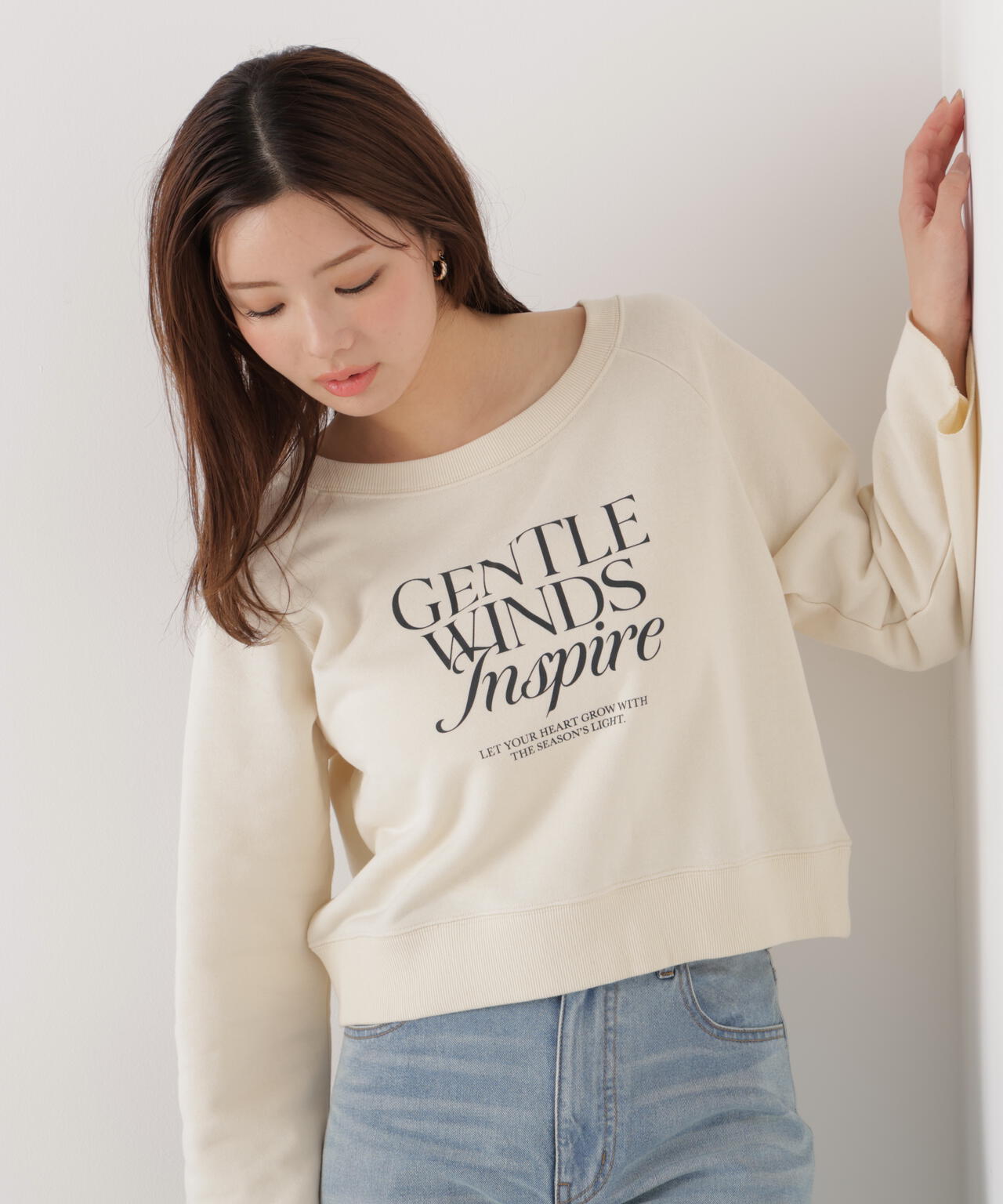 ＜ウォッシャブル＞〈a/mie〉ラグランロゴトップス