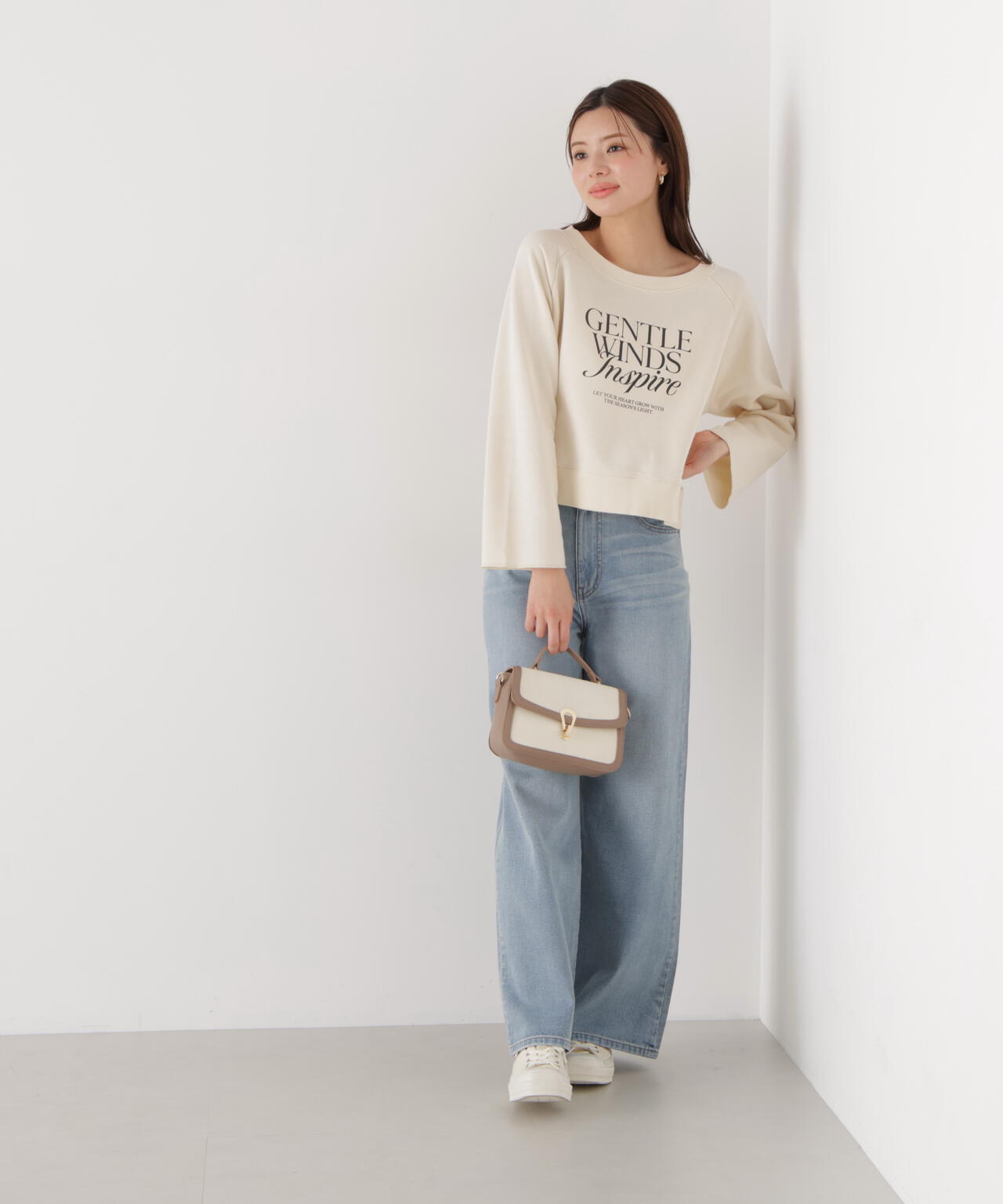 ＜ウォッシャブル＞〈a/mie〉ラグランロゴトップス