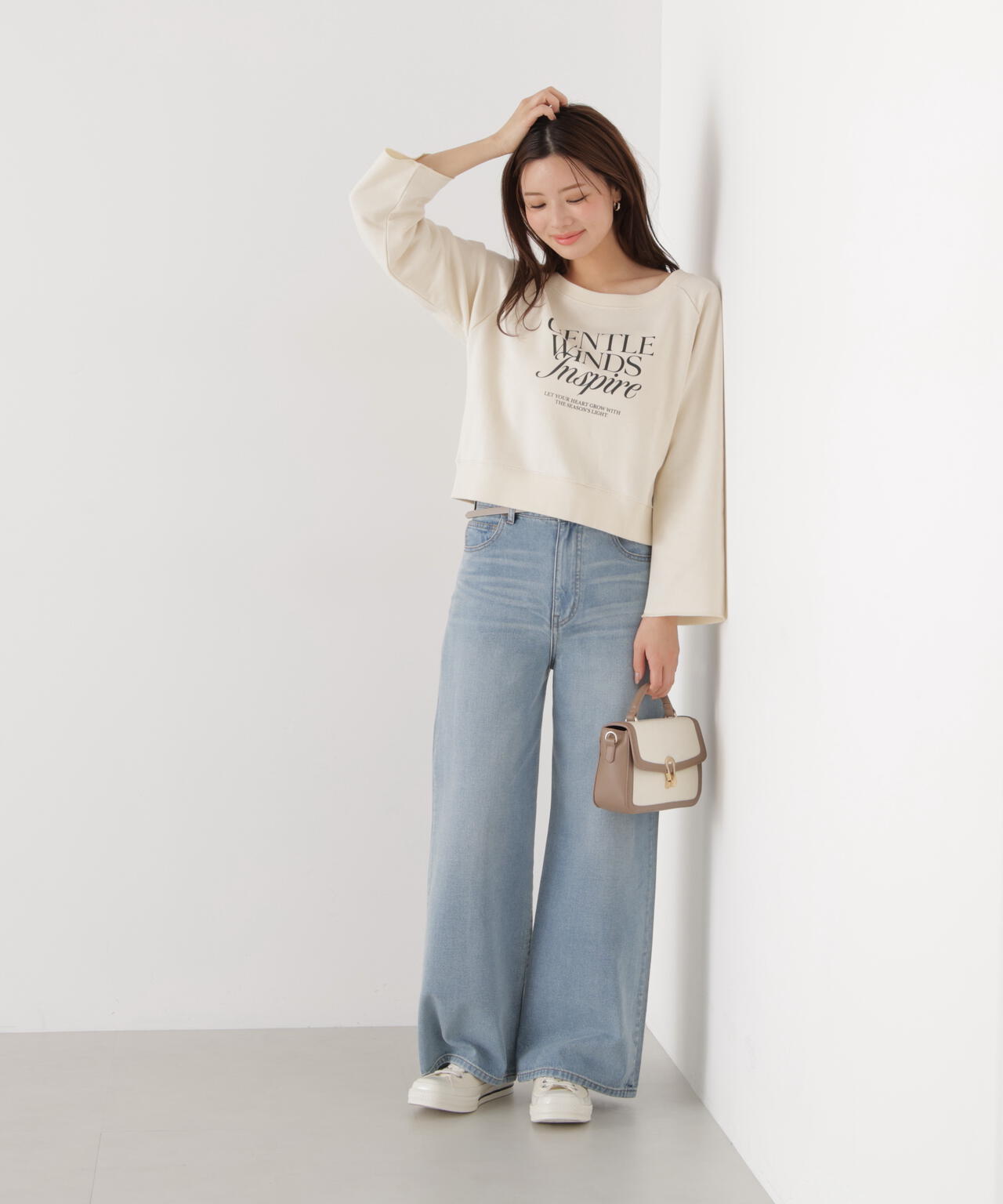 ＜ウォッシャブル＞〈a/mie〉ラグランロゴトップス