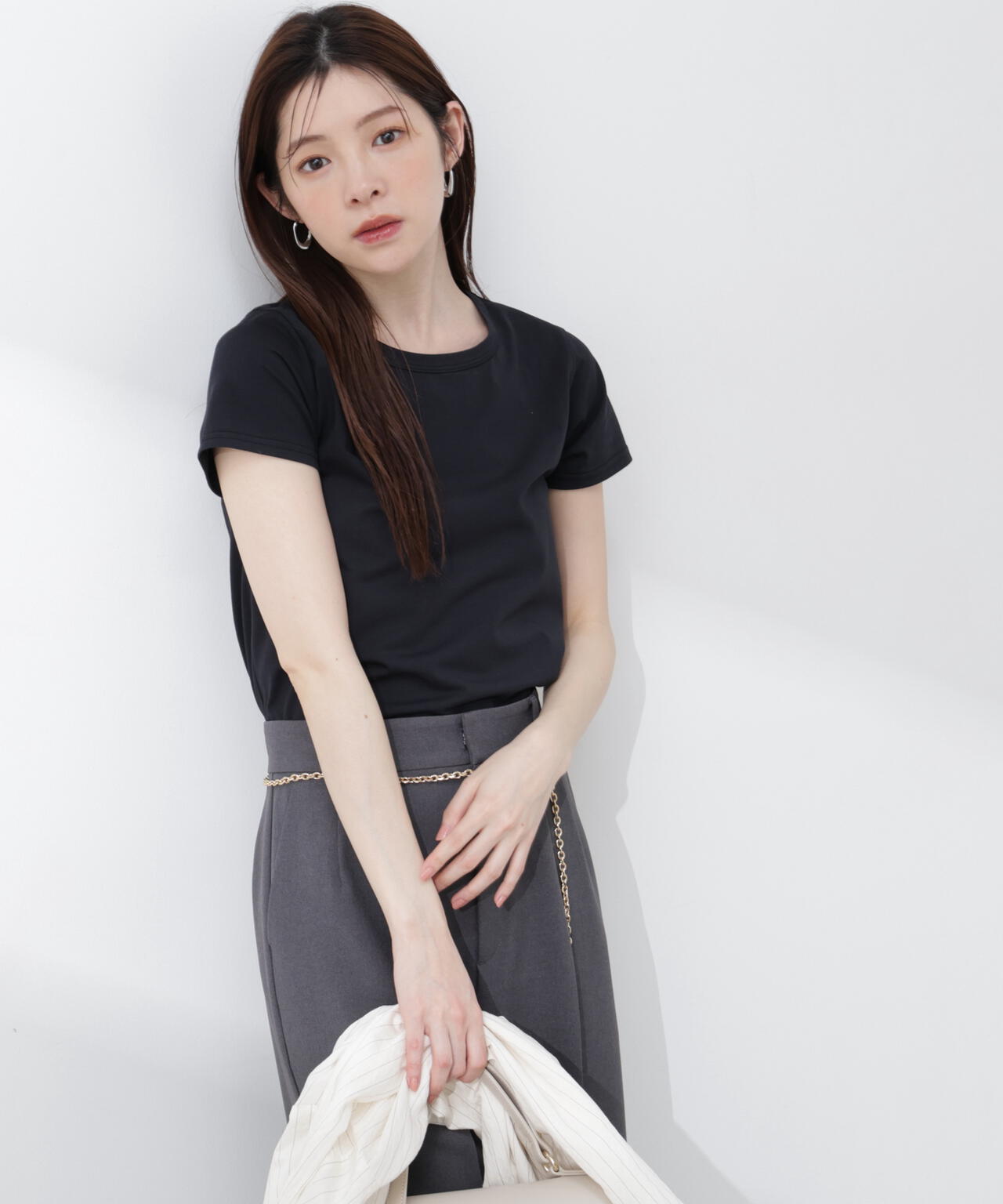加藤栞さん着用＞オーガニック接触冷感チャーム付きTシャツ