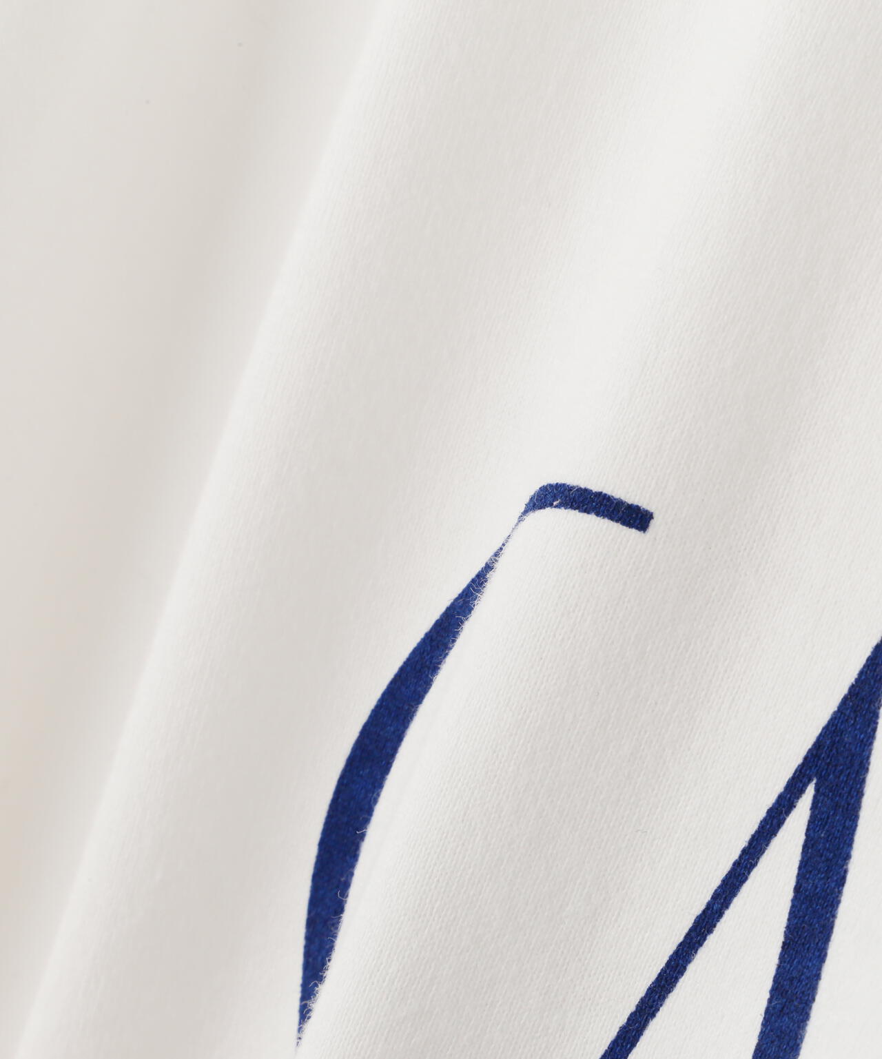【6/5～6/7 オンライン限定2buy10%OFF対象】＜加藤栞さん着用＞〈a/mie〉グラフィックTシャツ