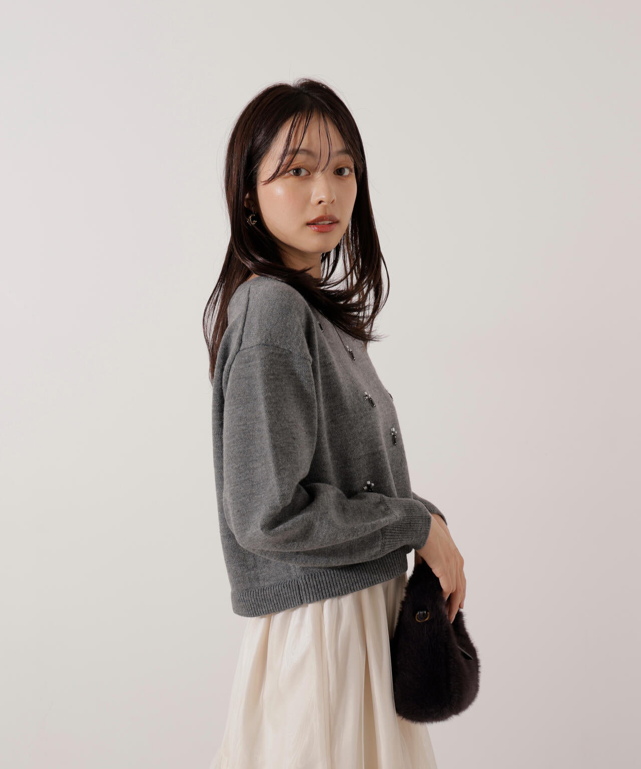 ビジュー付きボックスニット