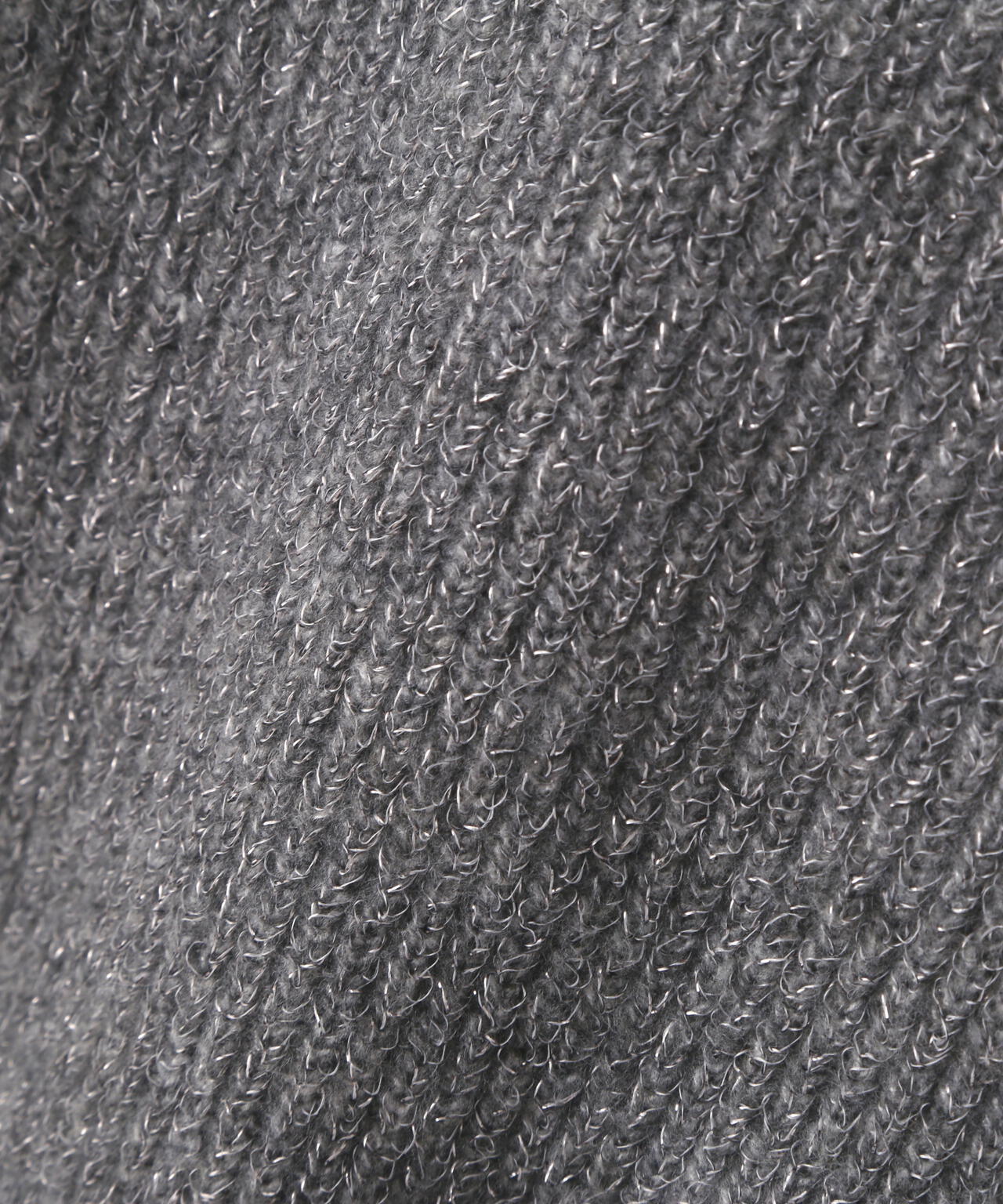 ラメ入りオフショルニット