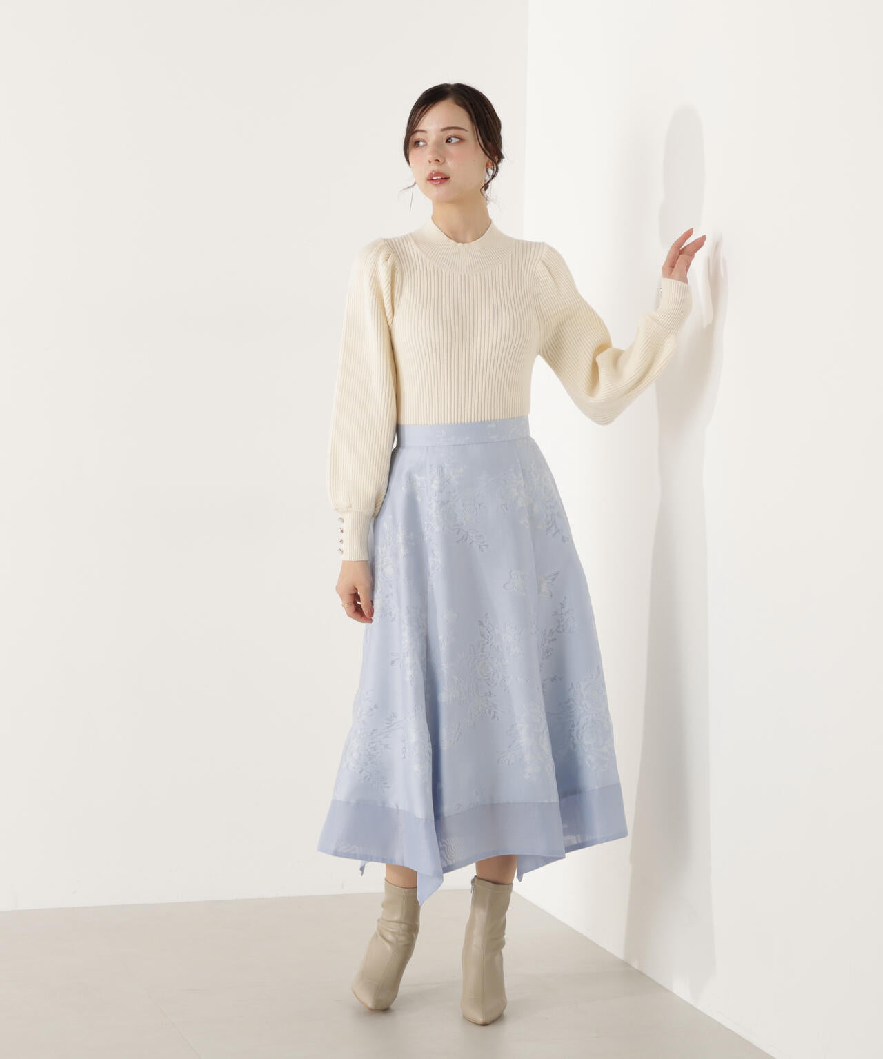 ハイネックボリュームスリーブニット