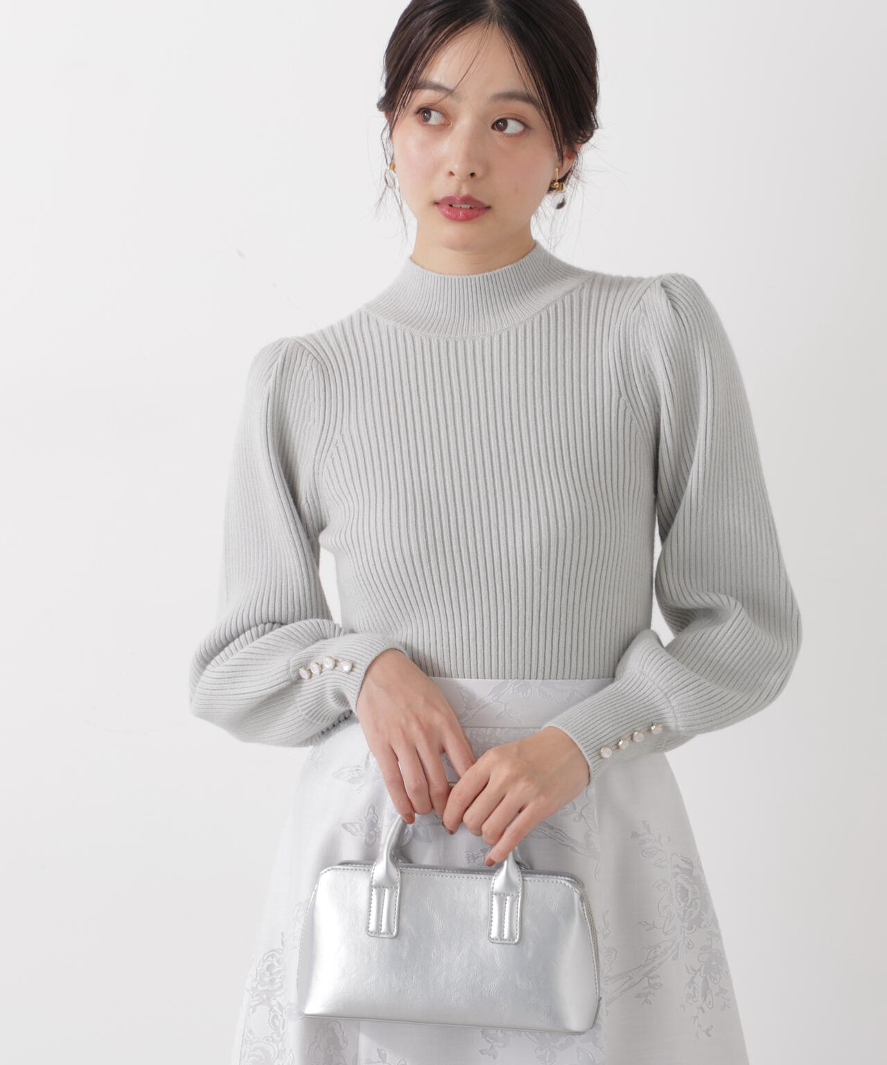 ハイネックボリュームスリーブニット