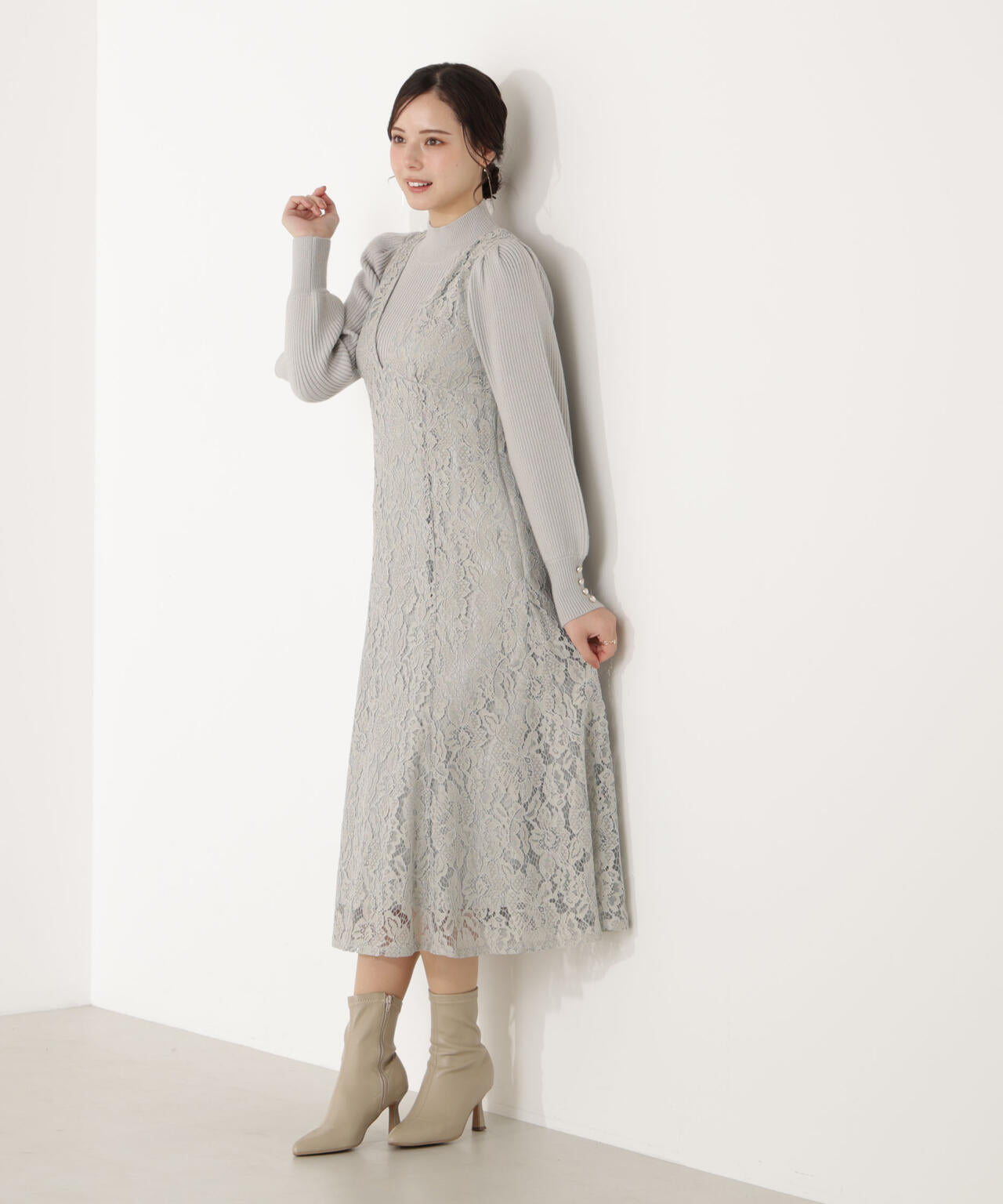 ハイネックボリュームスリーブニット