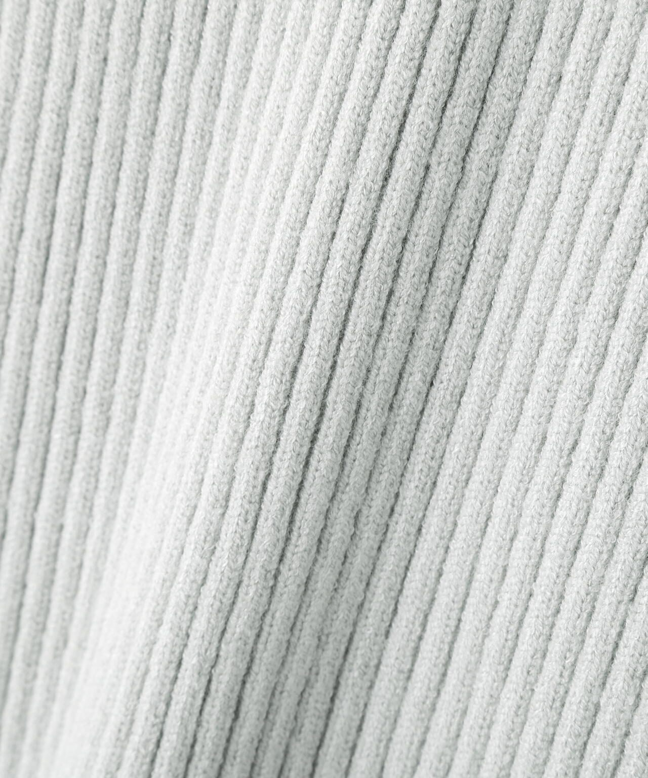 ハイネックボリュームスリーブニット