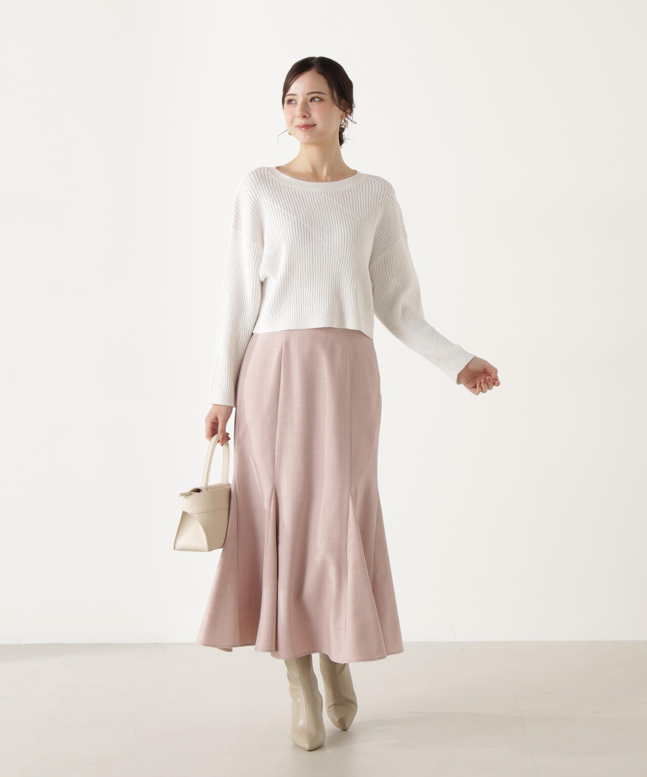 ラメ入りアイレットボクシーニット