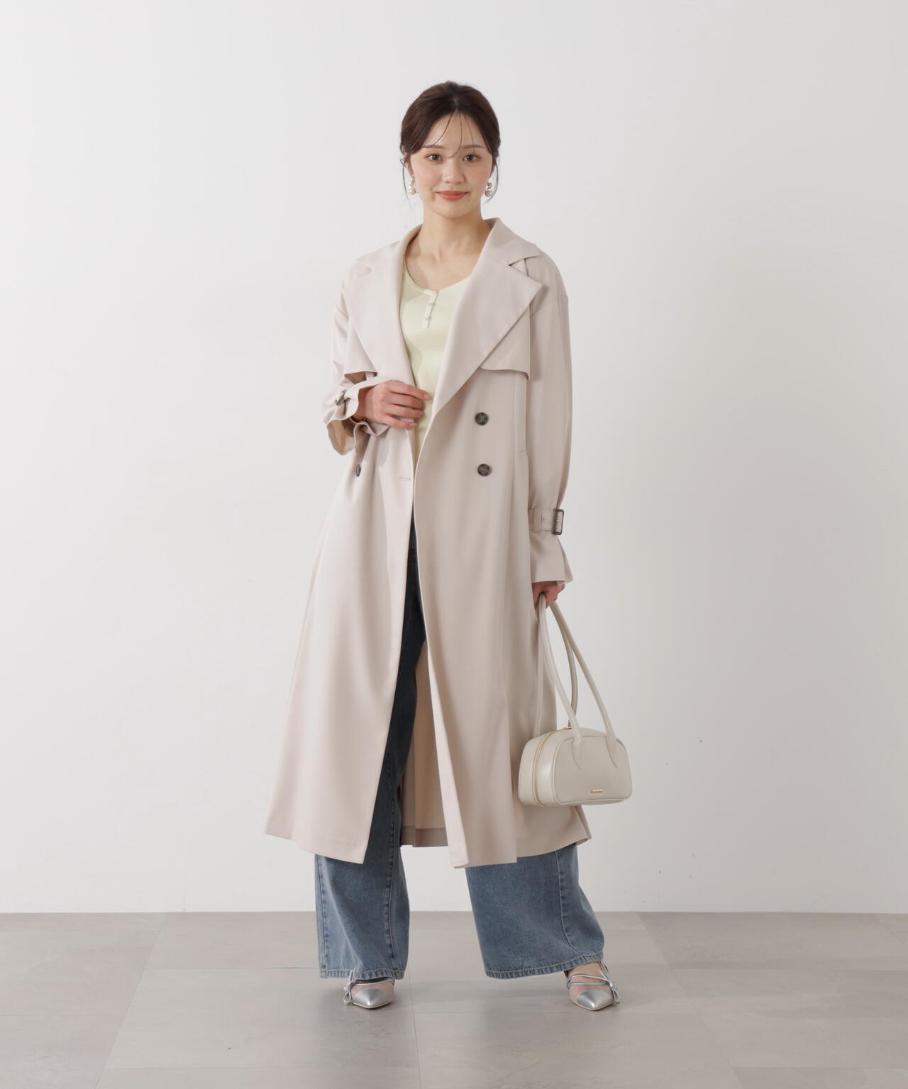 釦付きハートネック総針ニット