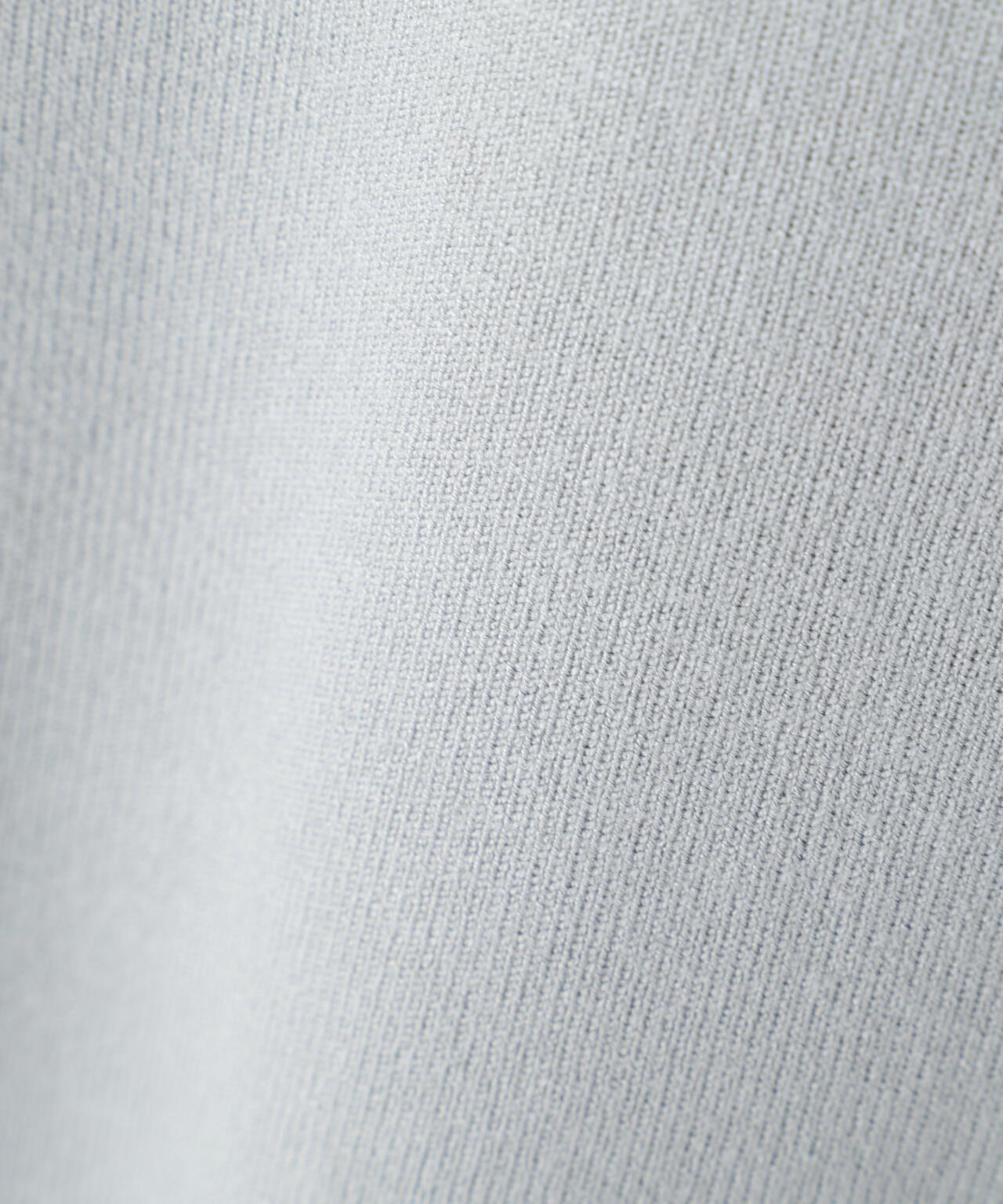 釦付きハートネック総針ニット