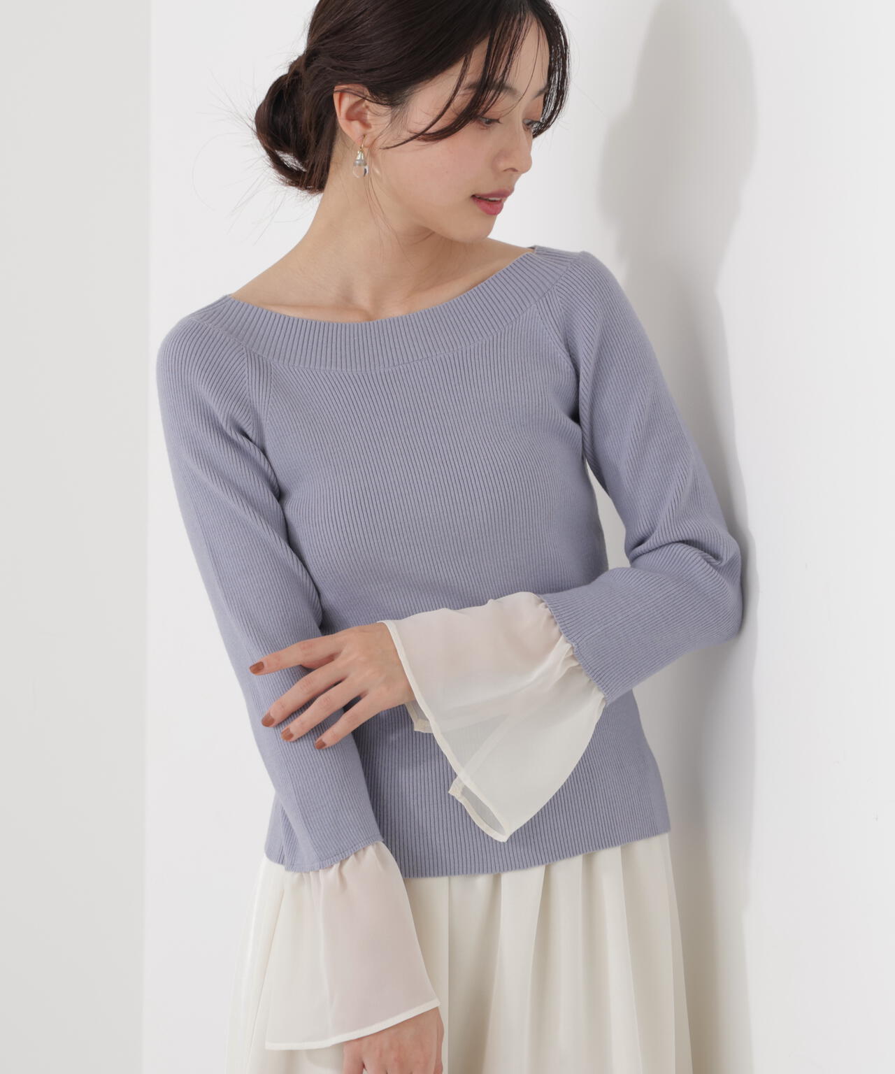 シアー切り替えスリーブニット