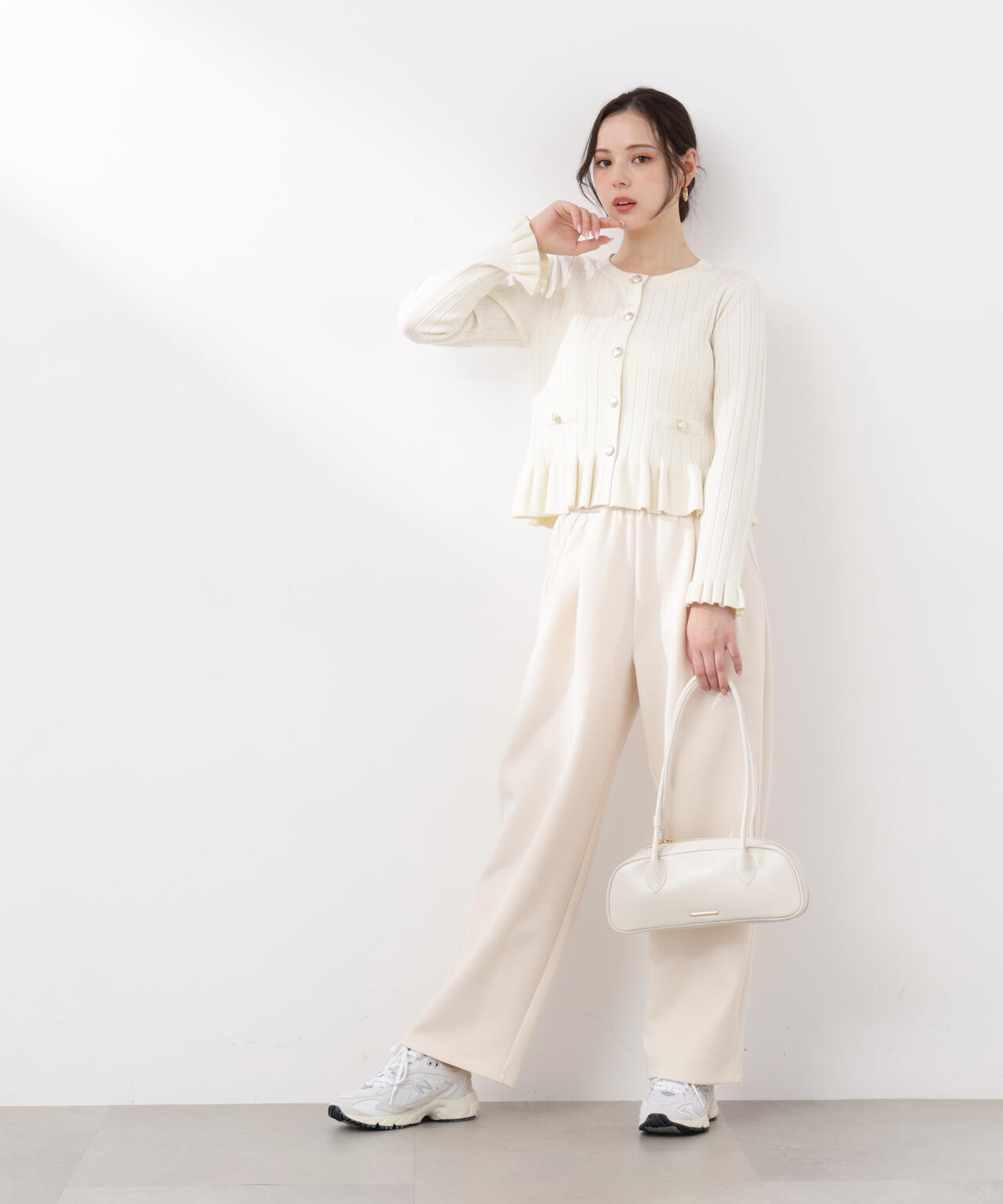 ボタン付きペプラムニット【ラベンダー：official site・一部店舗限定