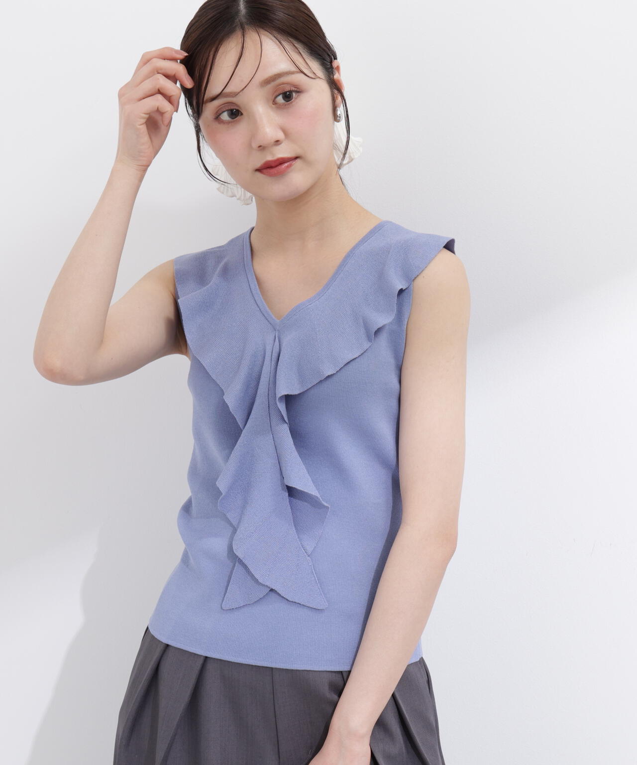中川紅葉さん着用＞フリルノースリーブニット | PROPORTION BODY