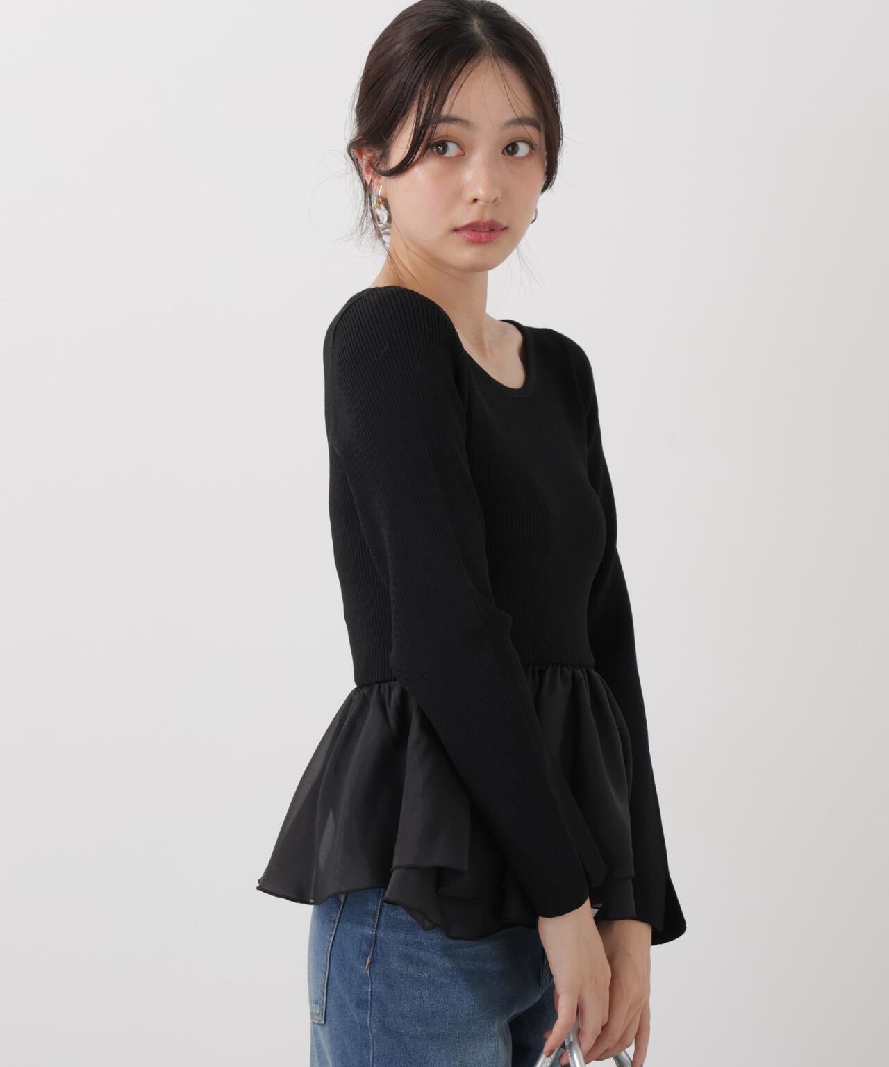 〈a/mie〉シアーペプラムリブニット