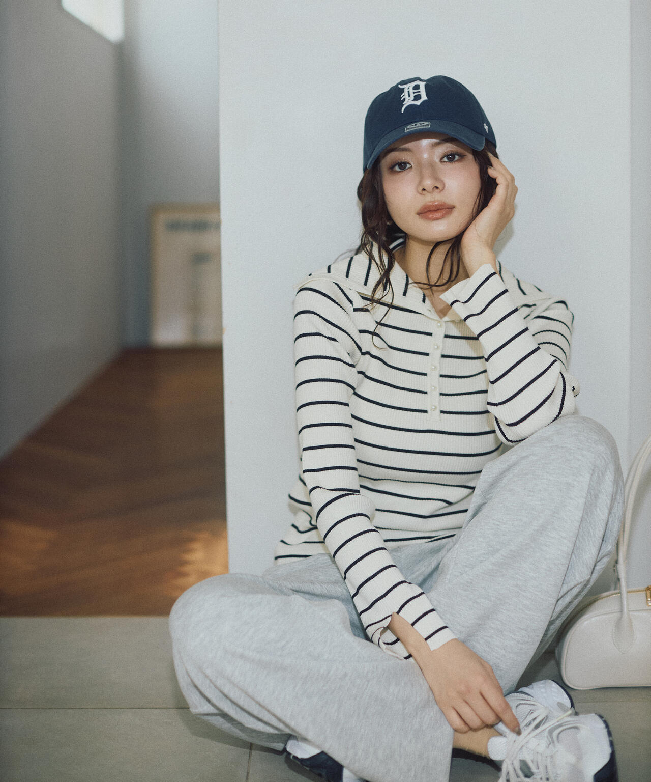 〈a/mie〉ビッグカラーリブニット