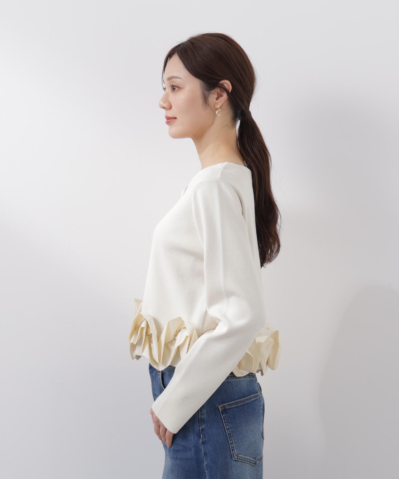 〈a/mie〉ホイップペプラムニット