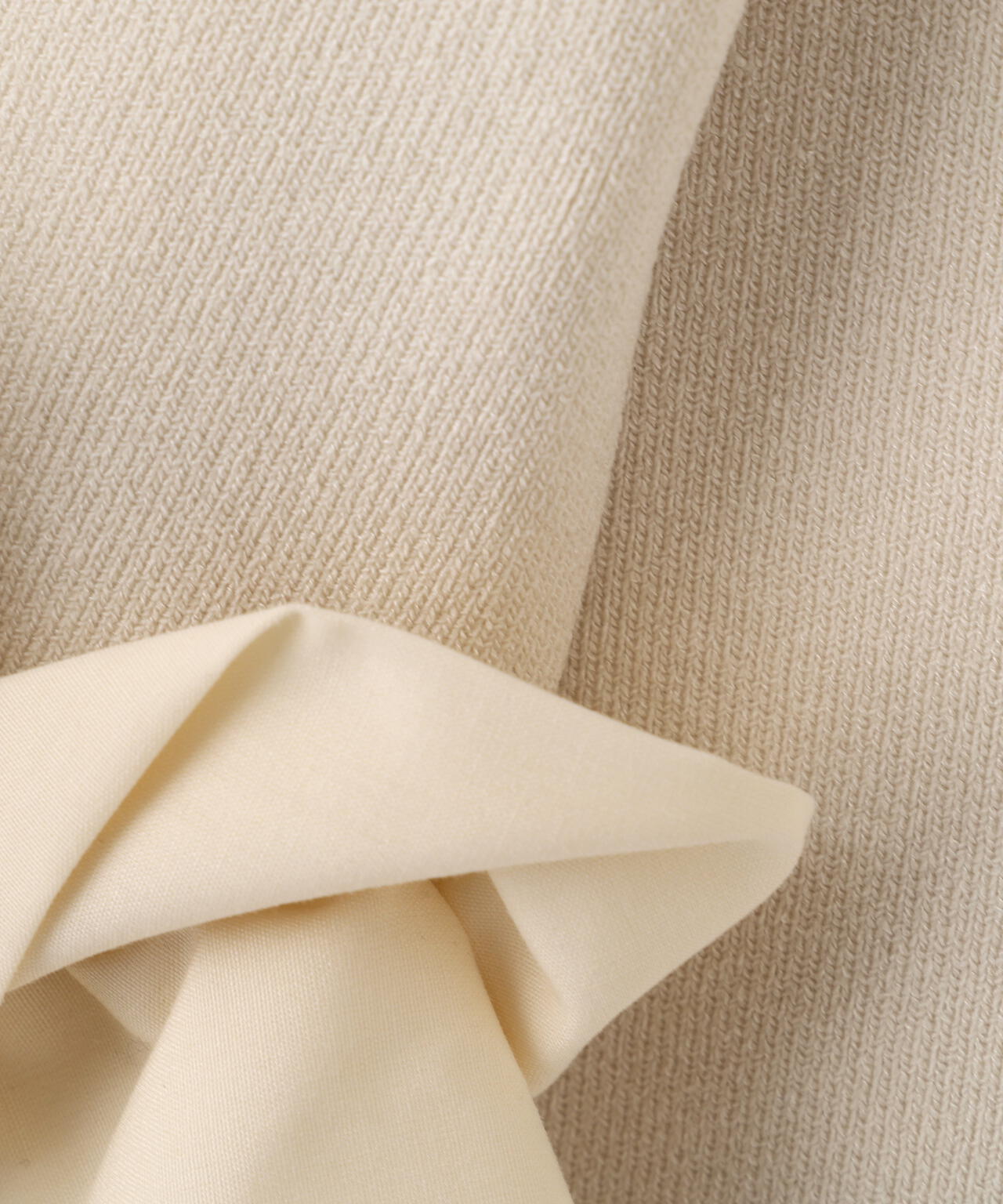 〈a/mie〉ホイップペプラムニット